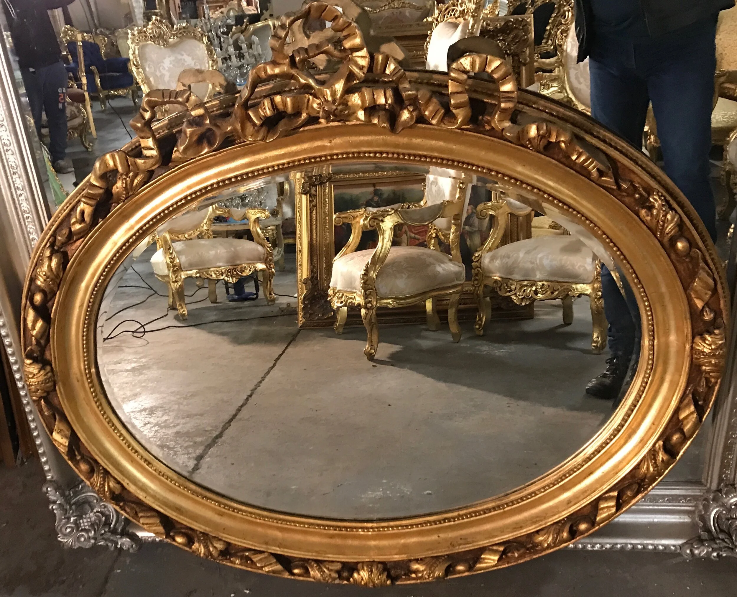 IMG_3058.jpgGilt oval framed mirror