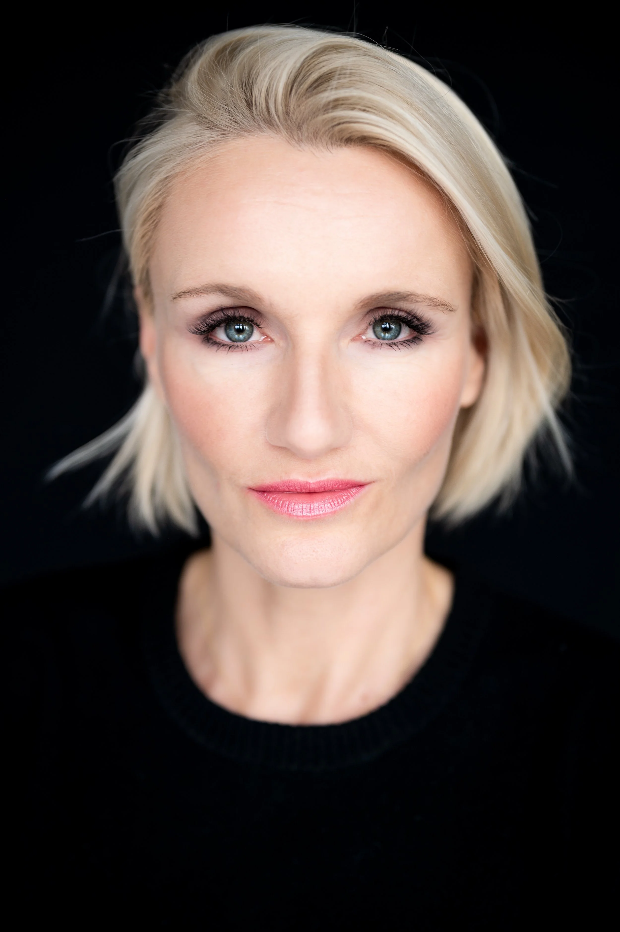 Henriette Hochstein-Frädrich Author Book Social Media Exit