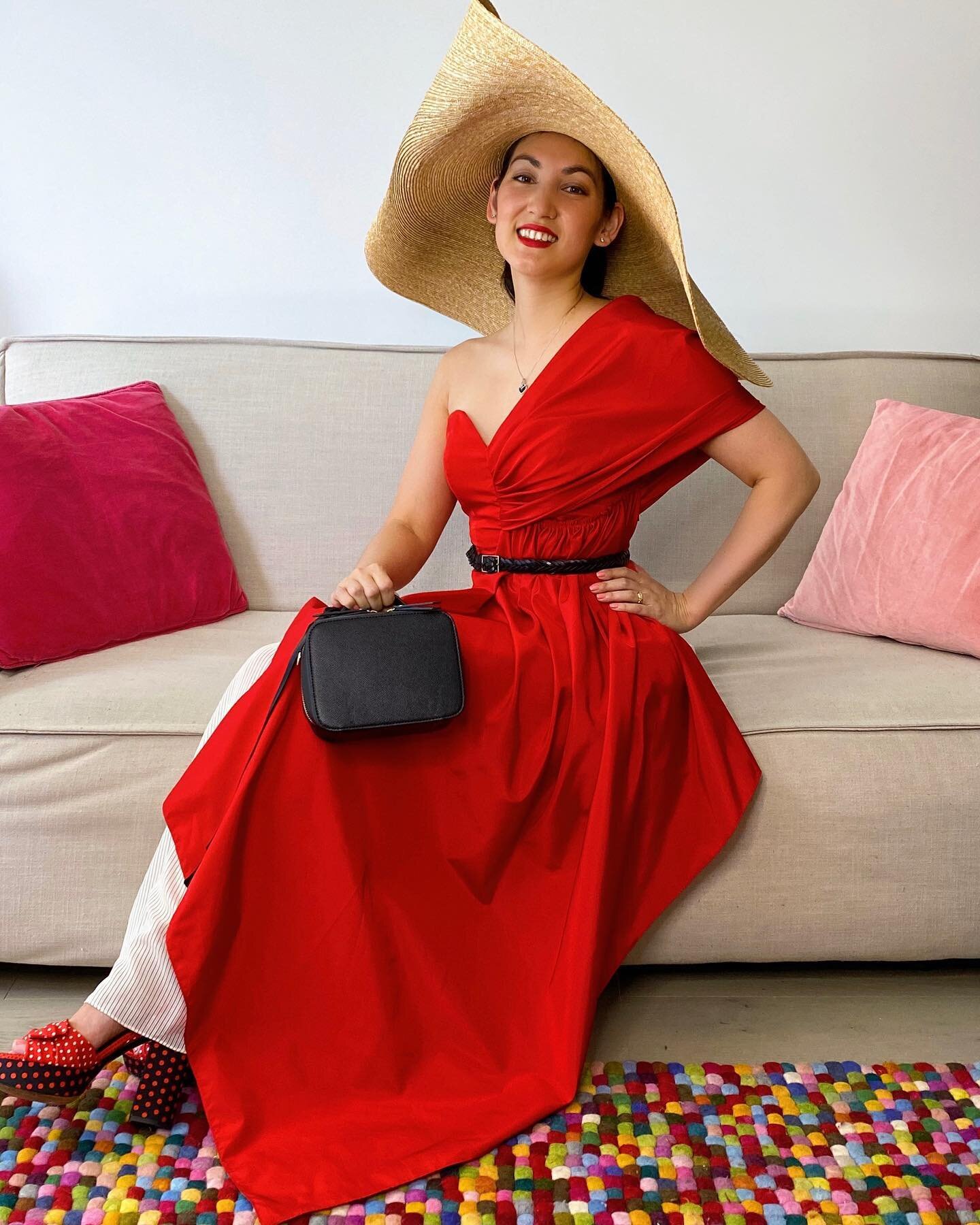 Today I should be at Royal Randwick for Fujitsu George Main Stakes Day 🏇... instead I&rsquo;m in Melbourne, sitting at home in a splash of red ❣️ @atc_races 

Outfit details: 
👒Jacquemus, 
👚made by me
👖Asilio
👠Tabitha Simmons 

#StyleStakes #Eve
