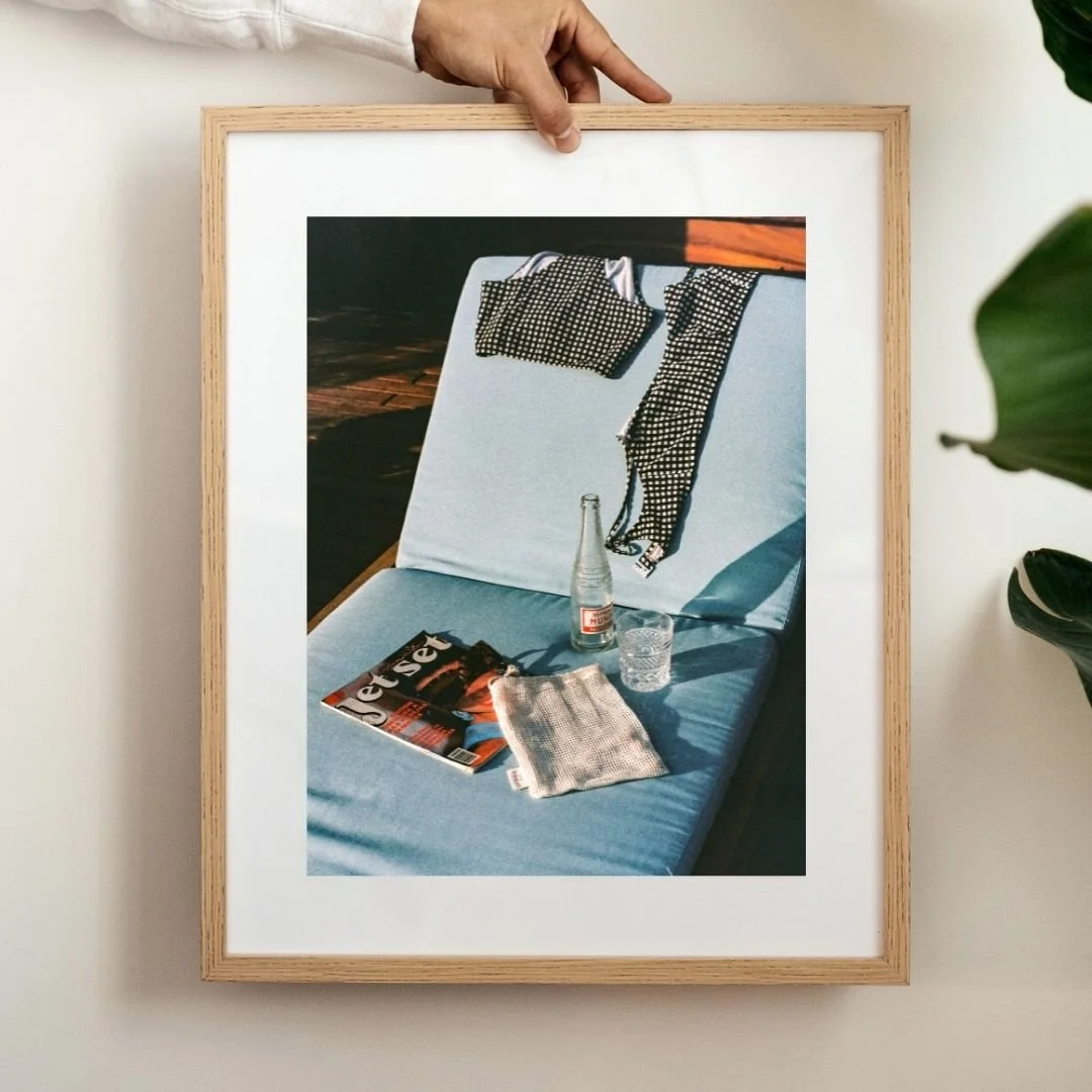 Prints-studio-dstn-jet-set-cadre-chene-1.jpg