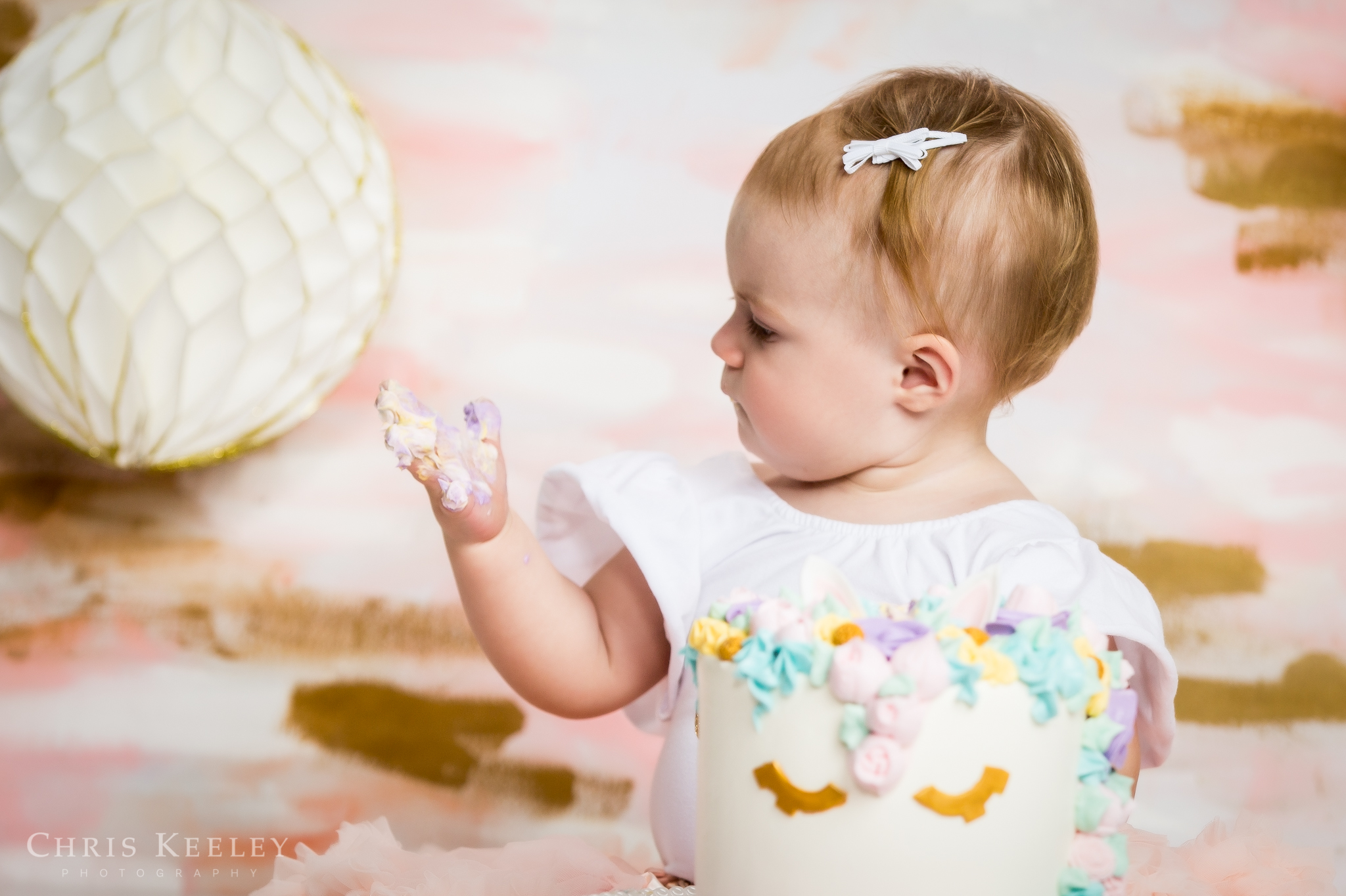 gwendolyn-one-year-cake-smash-dover-new-hampshire-photographer-03.jpg