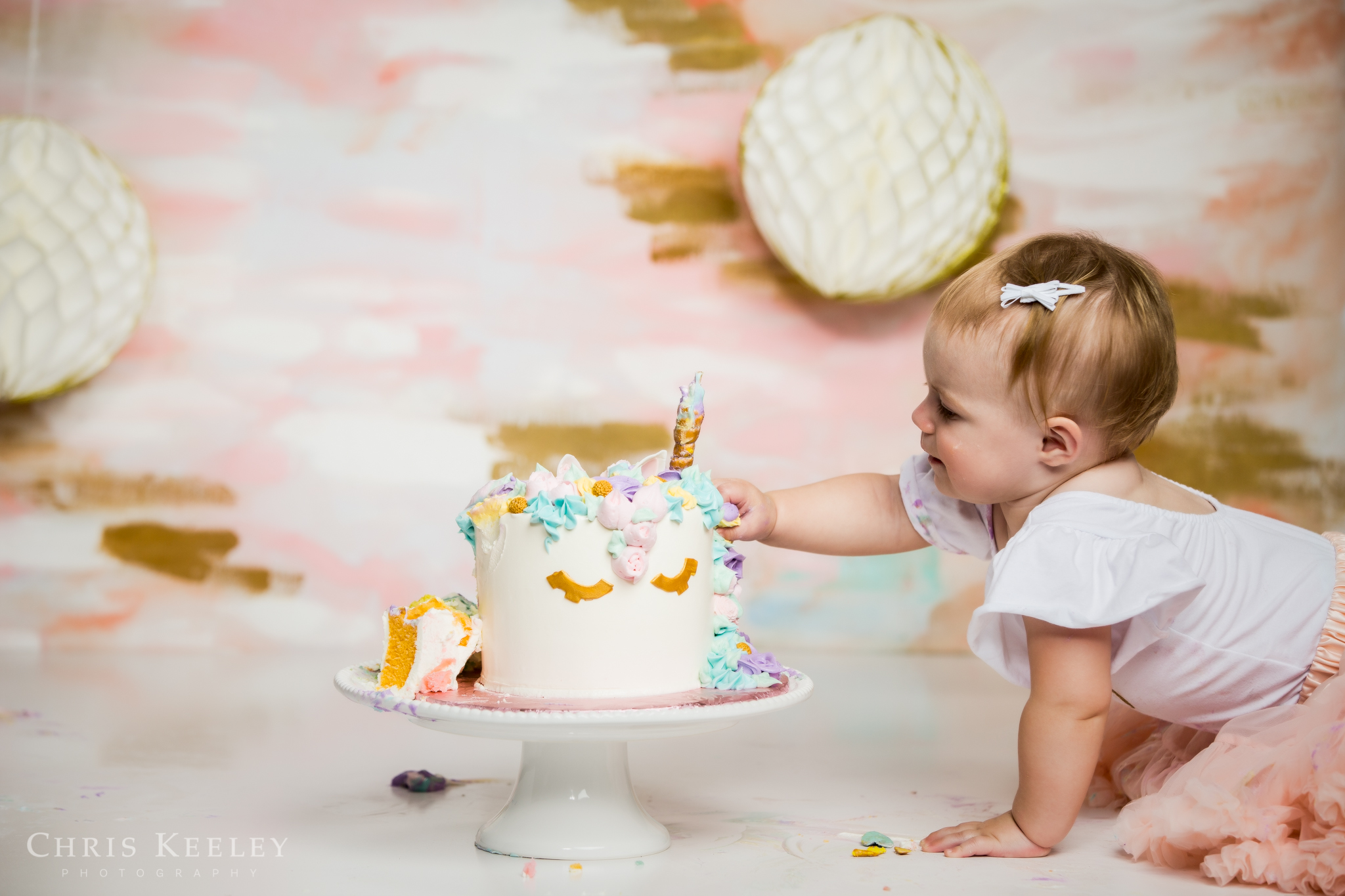 gwendolyn-one-year-cake-smash-dover-new-hampshire-photographer-20.jpg