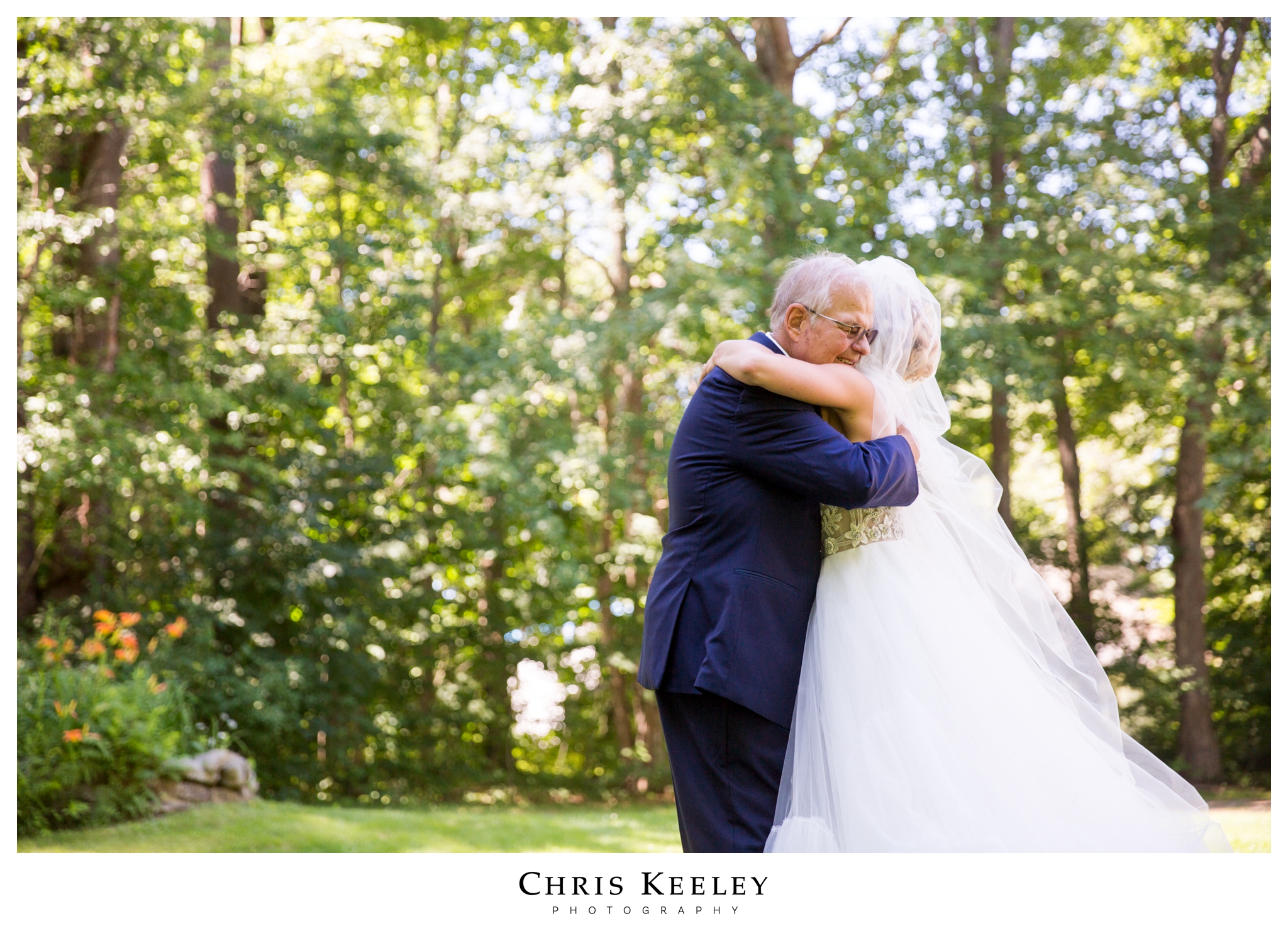 dad-daughter-first-look-hugs.jpg