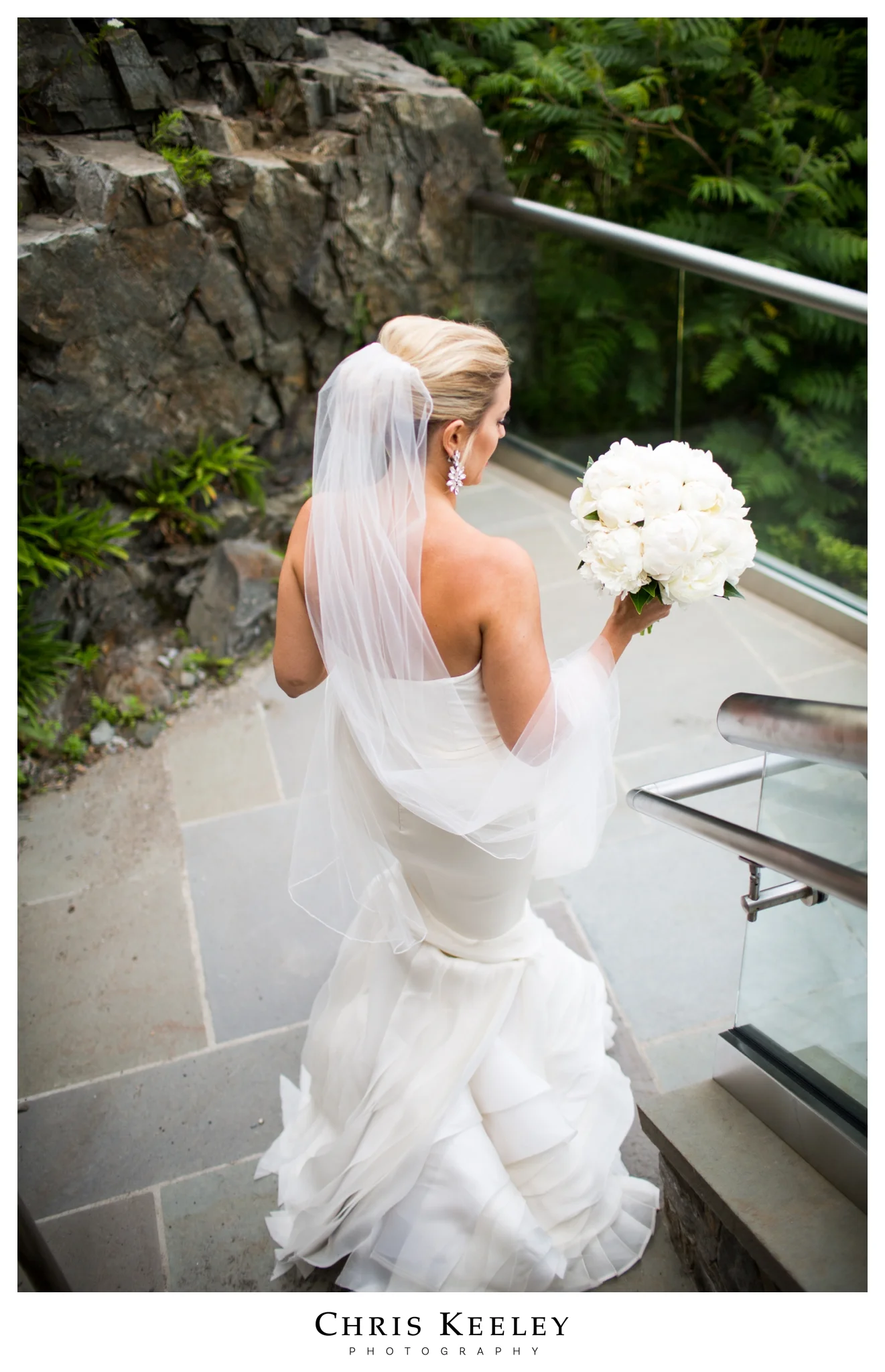 bride-going-to-cliffs.jpg