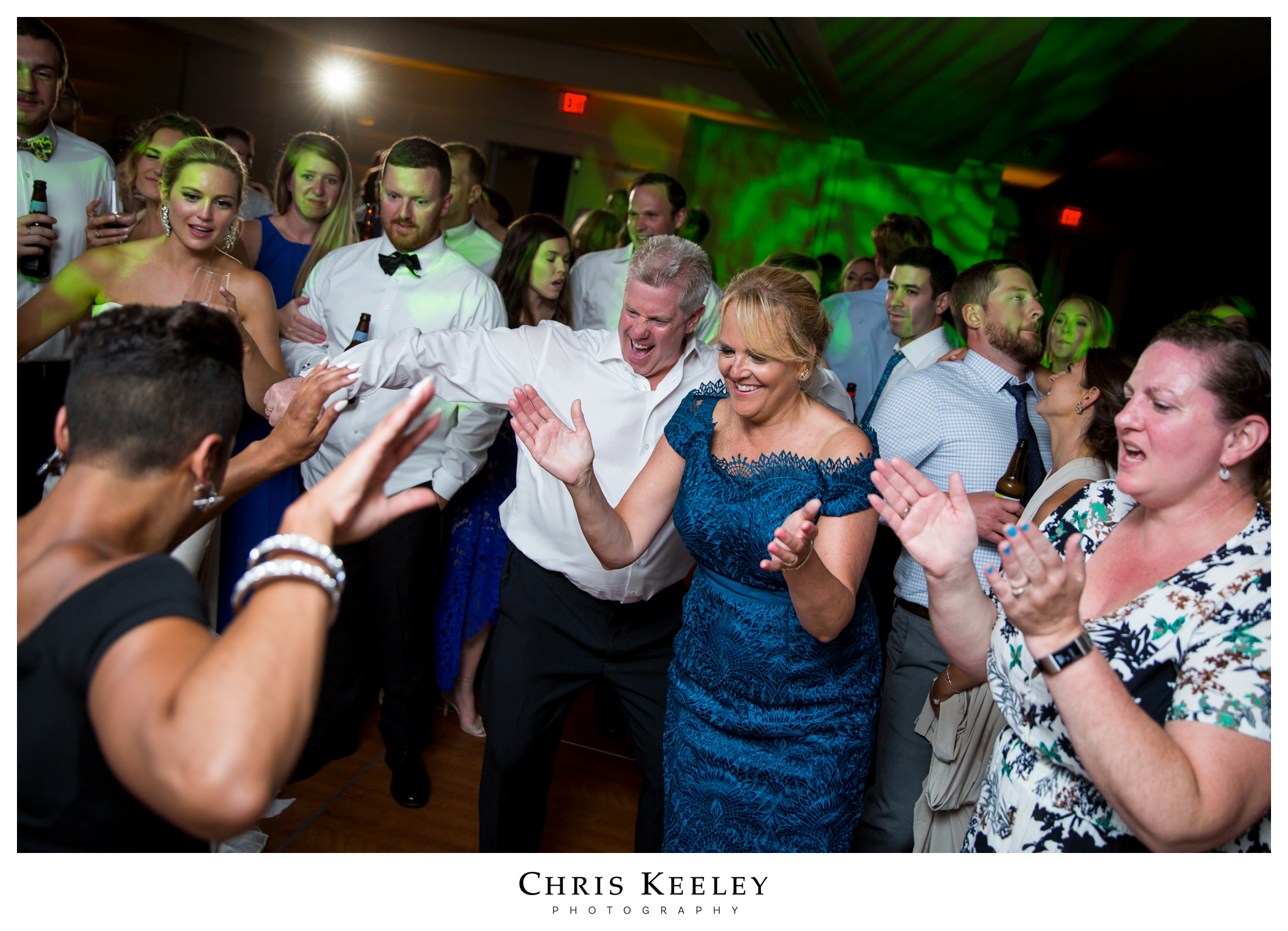 candid-dancing-parents.jpg