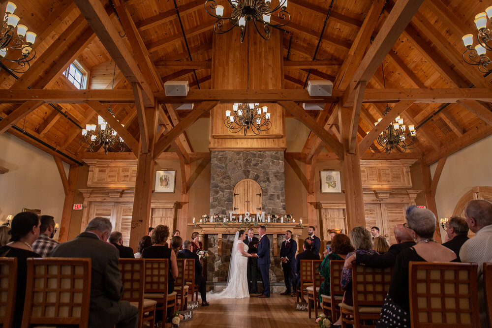 red-barn-outlook-berwick-maine-wedding-pictures-09.jpg