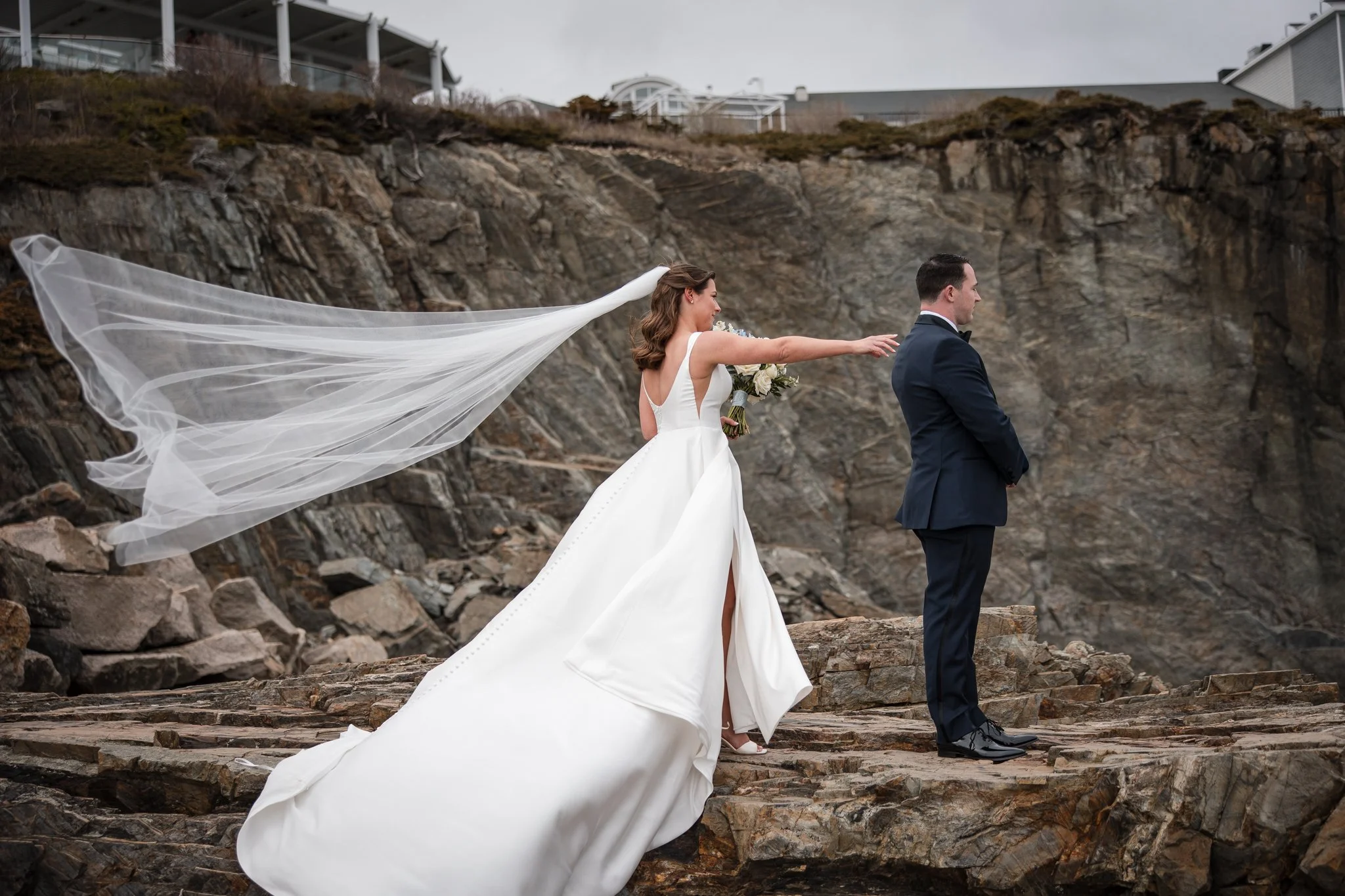 elisabeth-joe-cliff-house-maine-spring-wedding-23.jpg