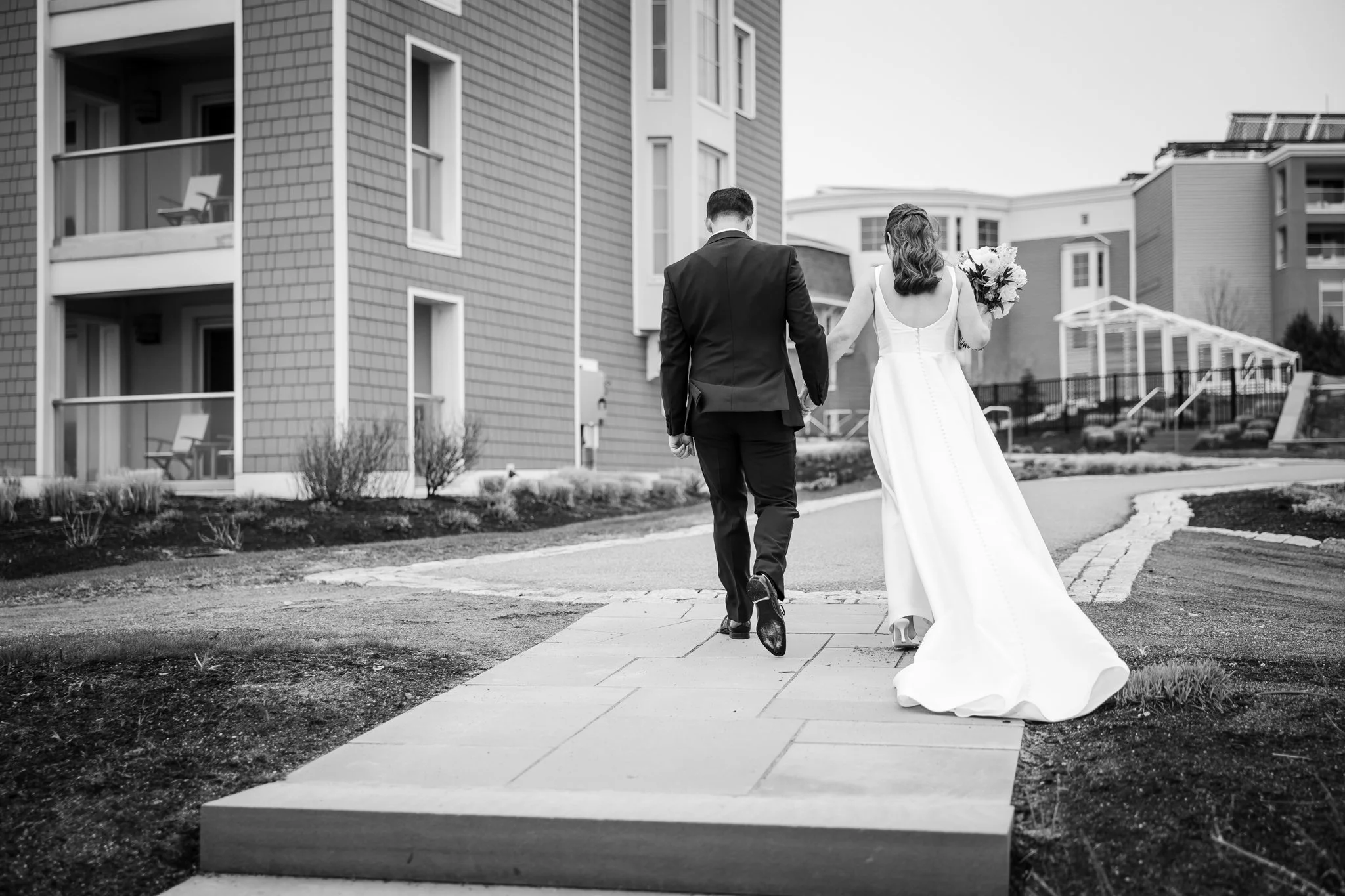 elisabeth-joe-cliff-house-maine-spring-wedding-60.jpg