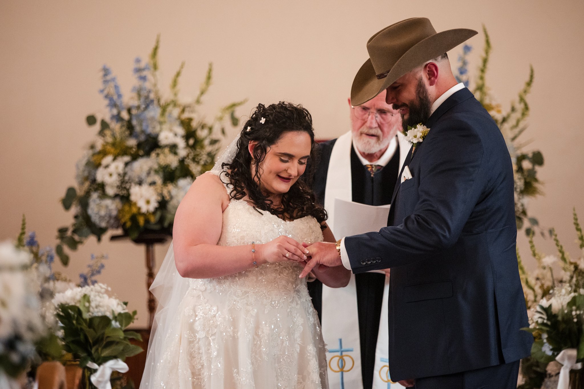 jacob-jamie-new-hampshire-farm-wedding-34.jpg