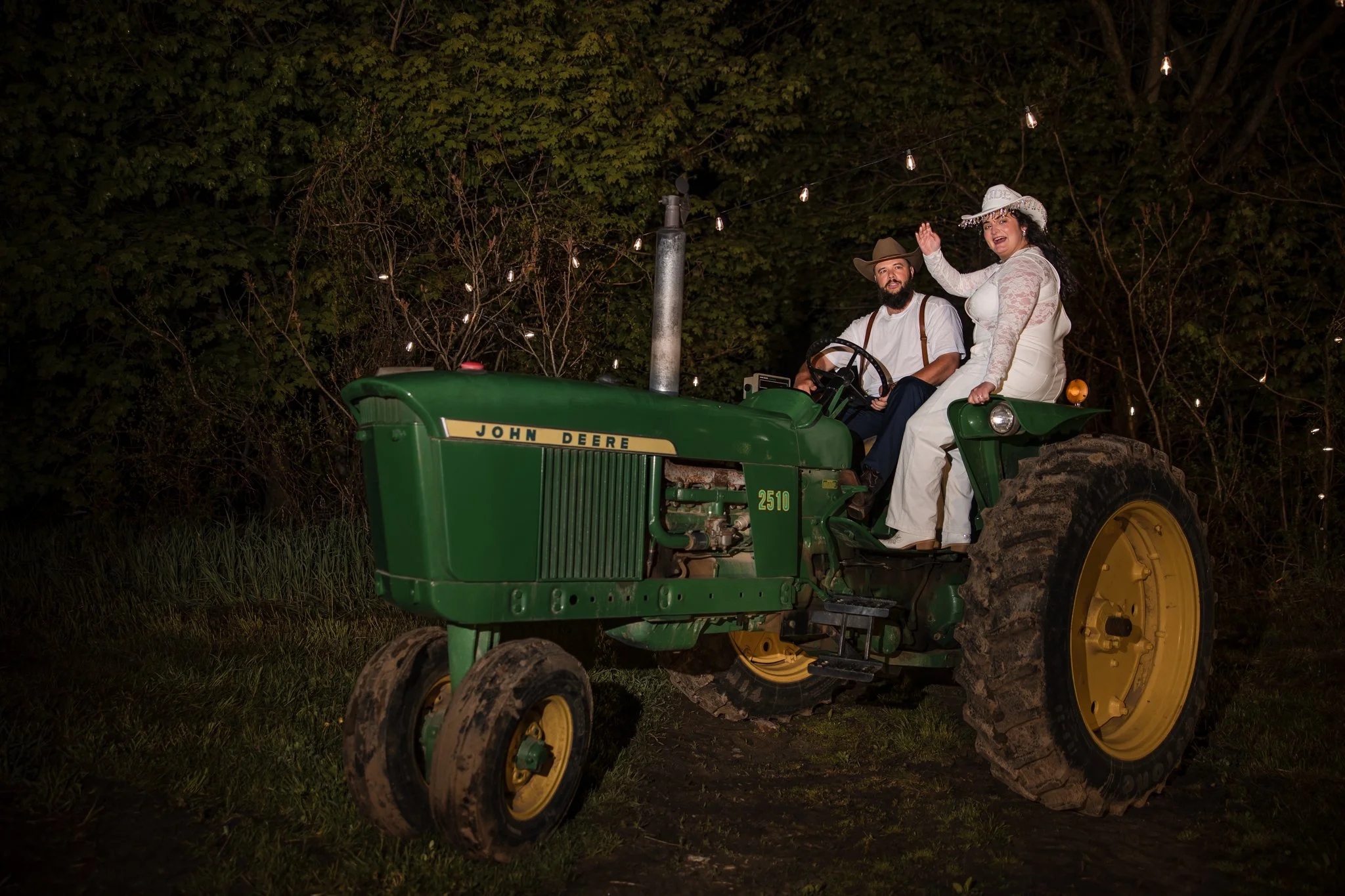 jacob-jamie-new-hampshire-farm-wedding-77.jpg