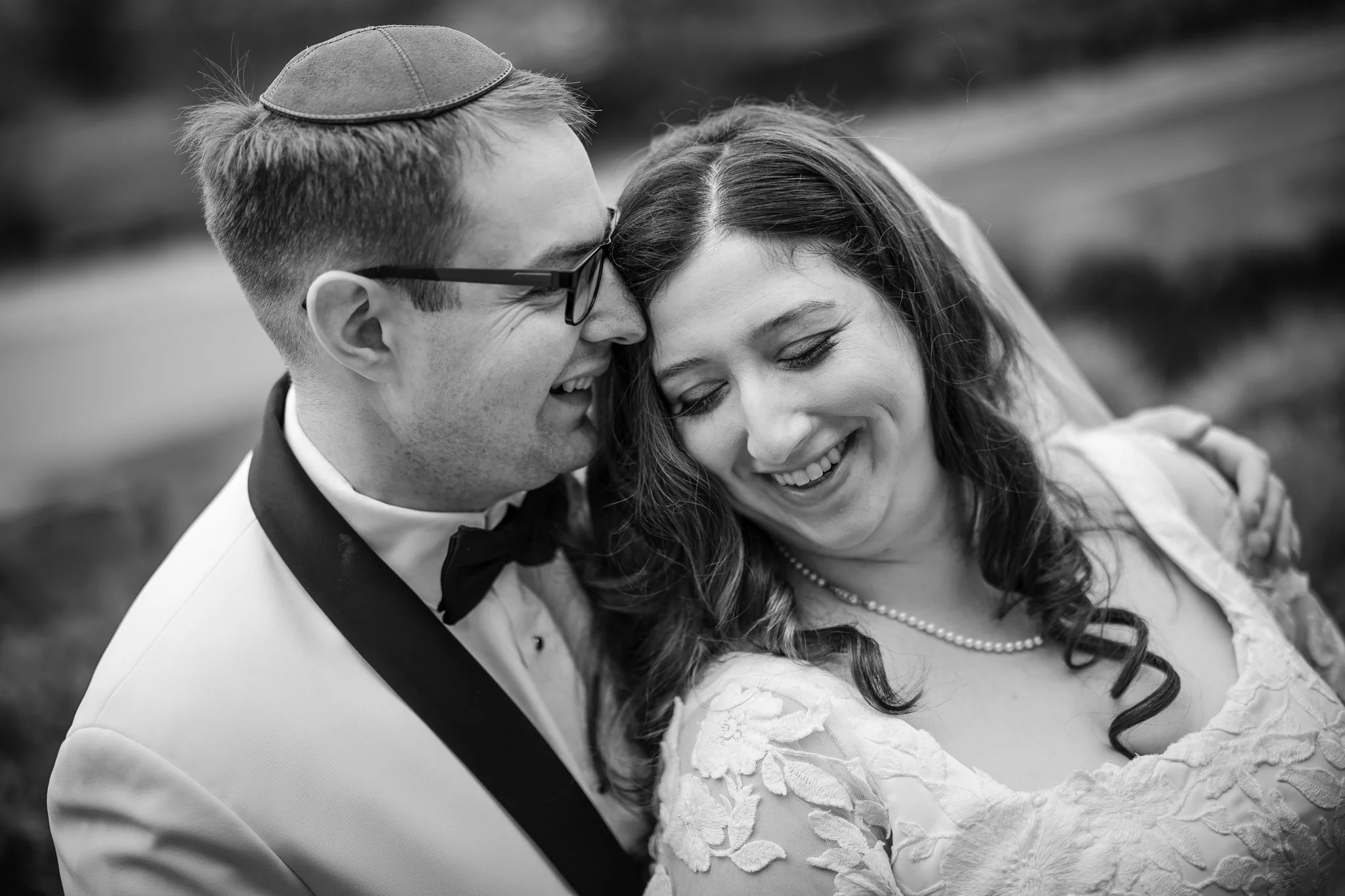 samm-joey-jewish-navy-wedding-cliff-house-maine-020.jpg