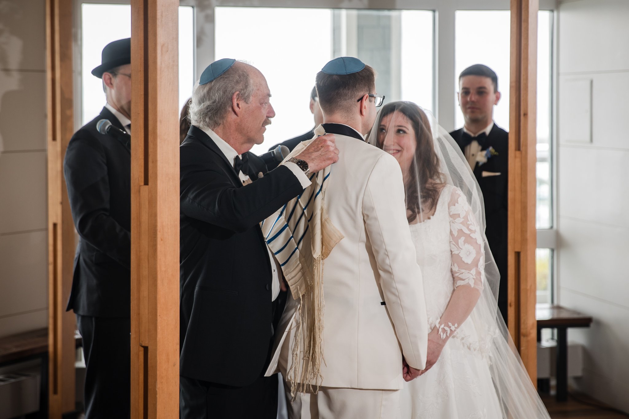 samm-joey-jewish-navy-wedding-cliff-house-maine-034.jpg
