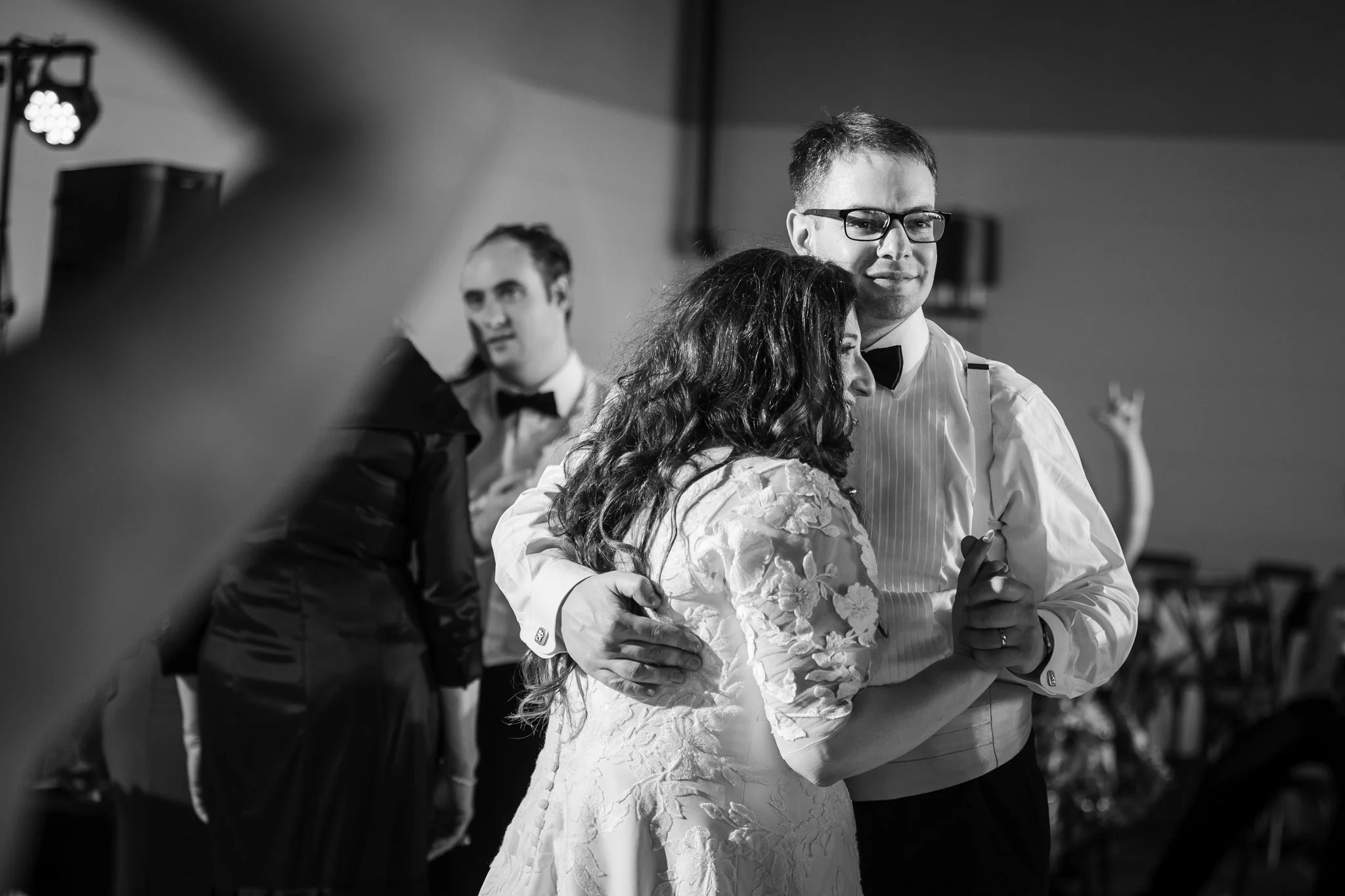 samm-joey-jewish-navy-wedding-cliff-house-maine-086.jpg