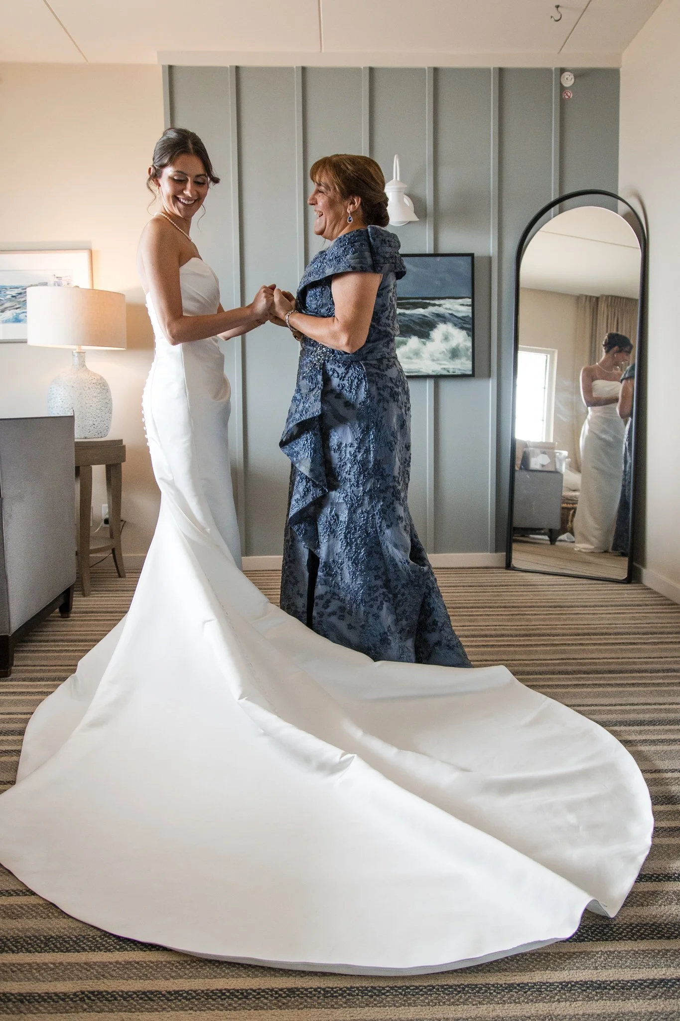 maria-gabe-cliff-house-maine-summer-wedding-16.jpg