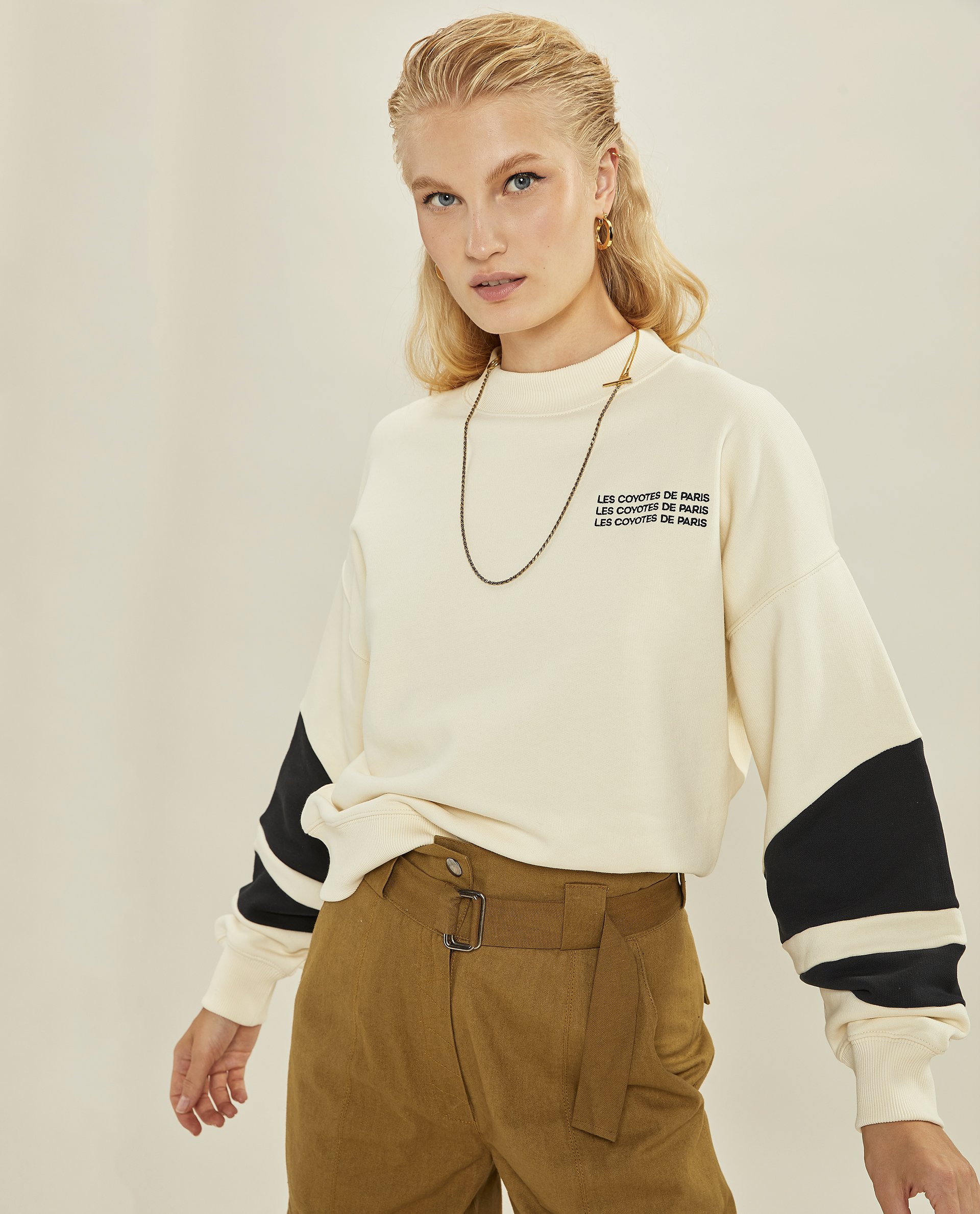 lescoyotesdeparis_nerio_frame02_TierrySweatshirt_1.jpg