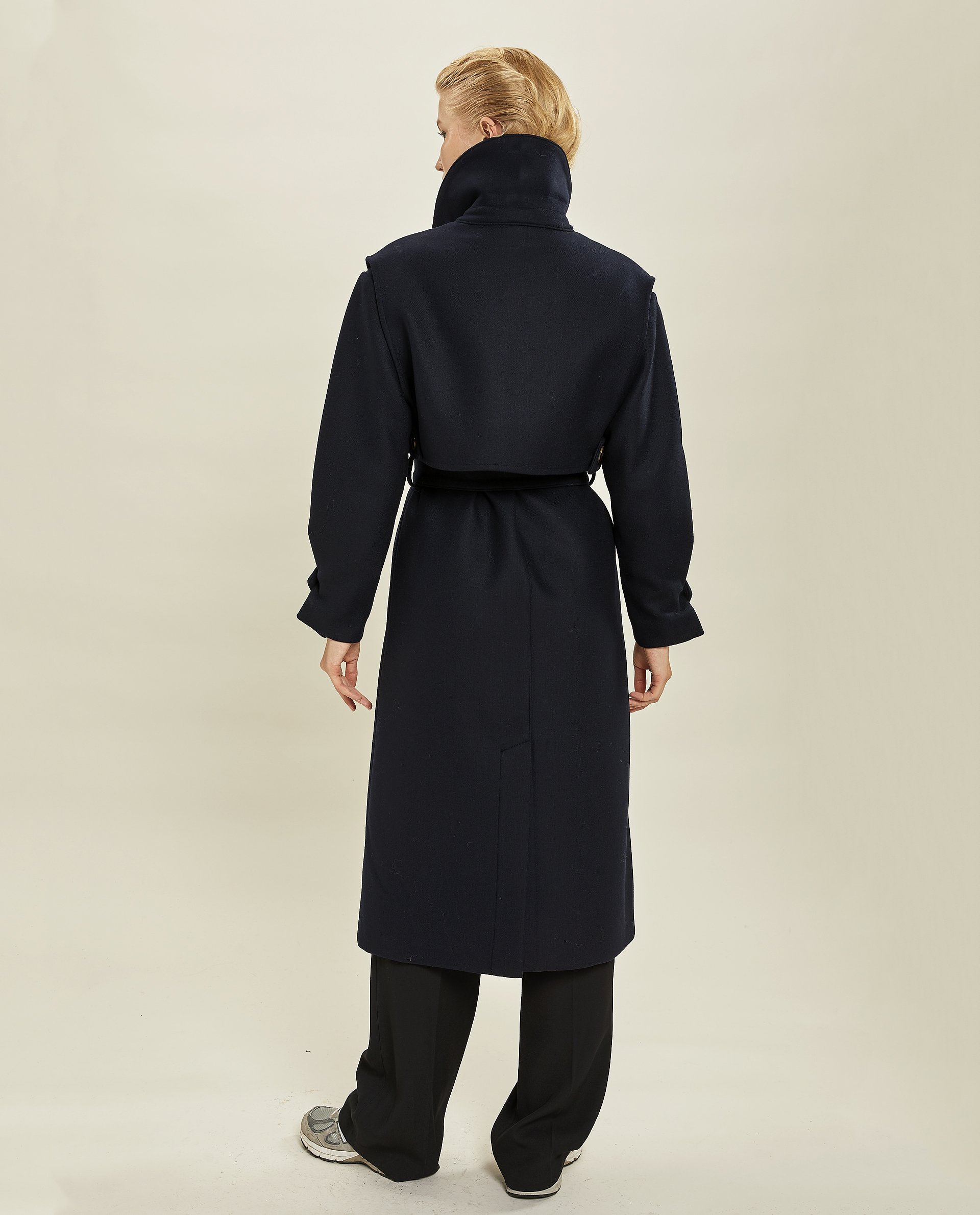 FW19_CELESTE_COAT_LES_COYOTES_NERIO_5.jpg
