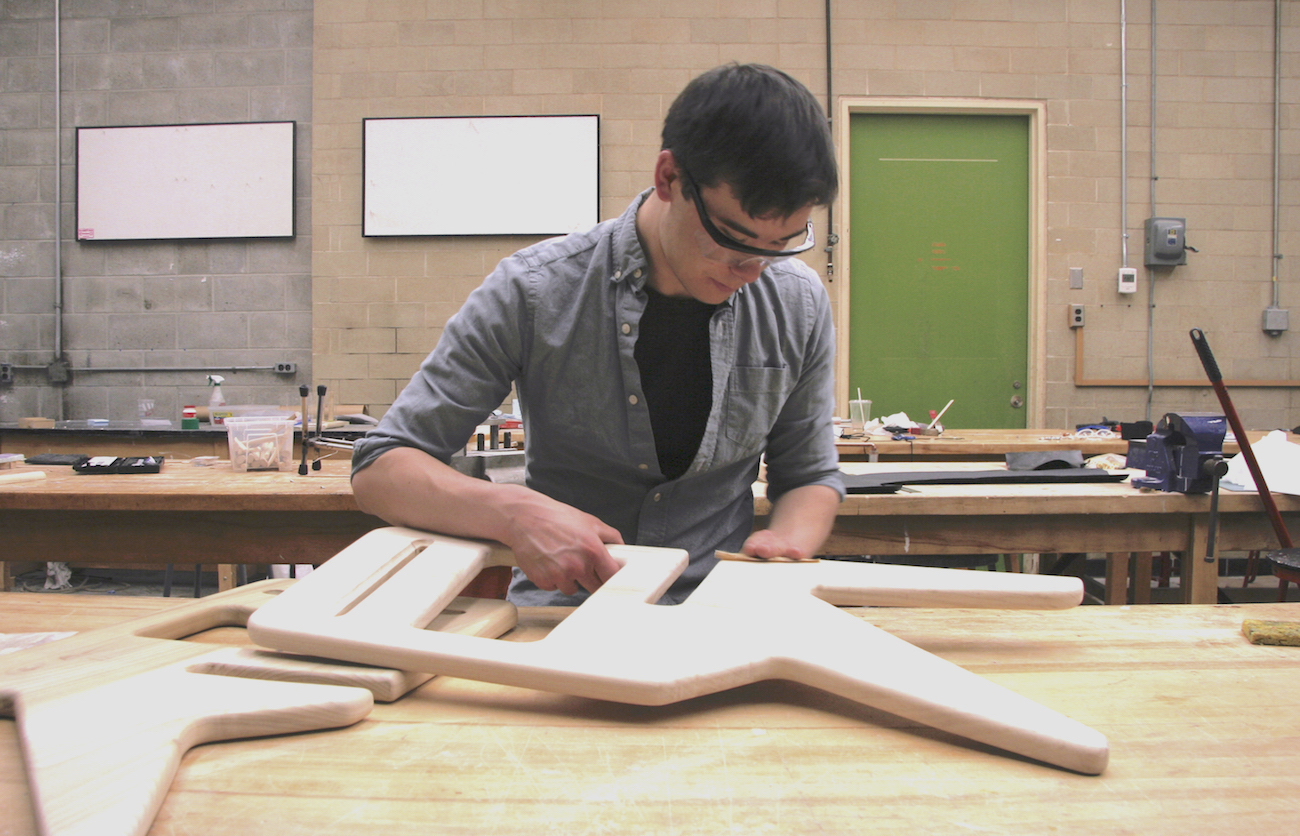Brennan-Chiu_Industrial-Design_No7-Chair_Portable_Sanding.jpg