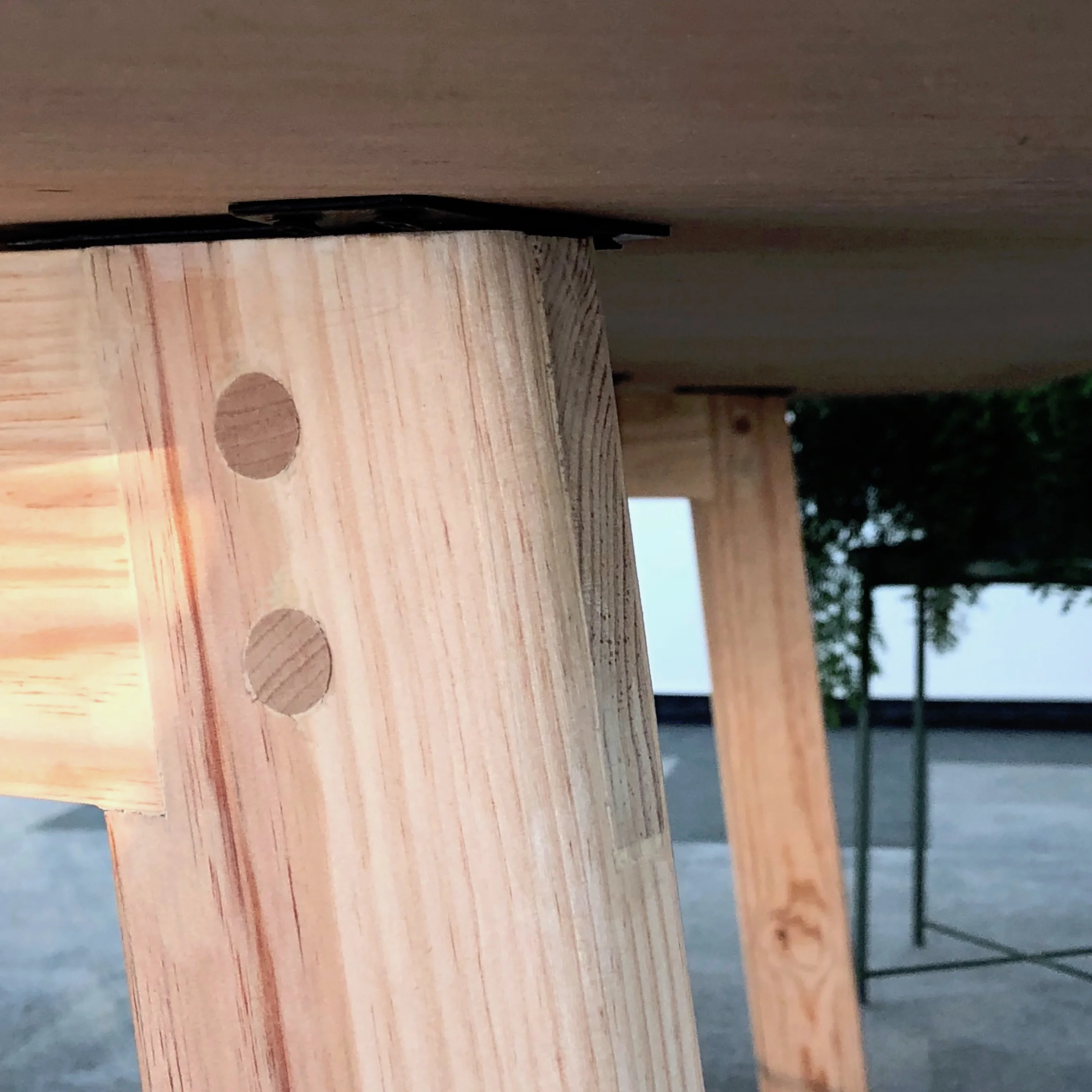 Brennan-Chiu_Industrial-Design_Design-Studio-Table_Detail-2.jpg