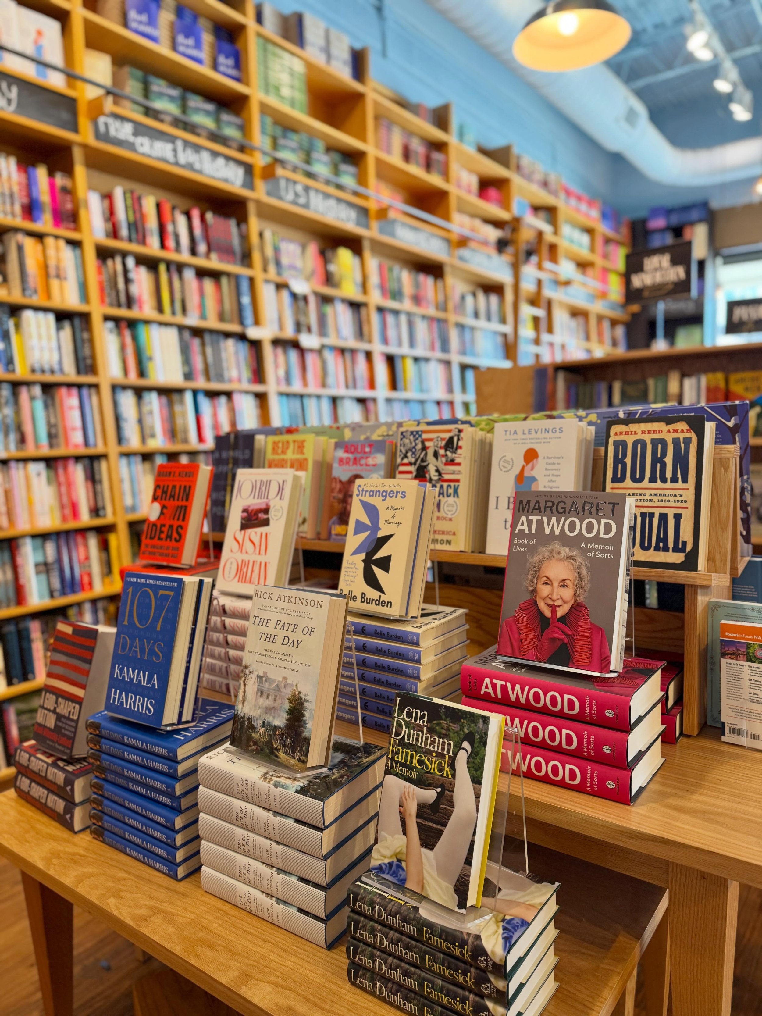 Mondays are better at the bookstore📚✨ Come see us! We&rsquo;re here until 6pm. 

#indiebookstore #nonfictionreads #thingstodoinnashville #shoplocal #readmore