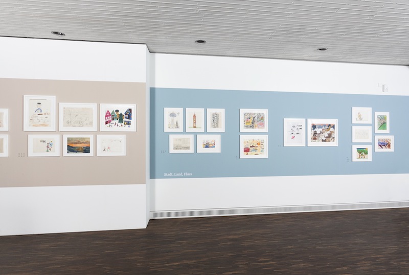 Paperworlds, Kinder- und Jugendzeichnungen zeitgenössischer Künstler, Ausstellungsansicht me Collectors Room Berlin, 2014. © Valeska Hageney & Sylvia Volz. Foto Jonas Wilisch, www.setform.de