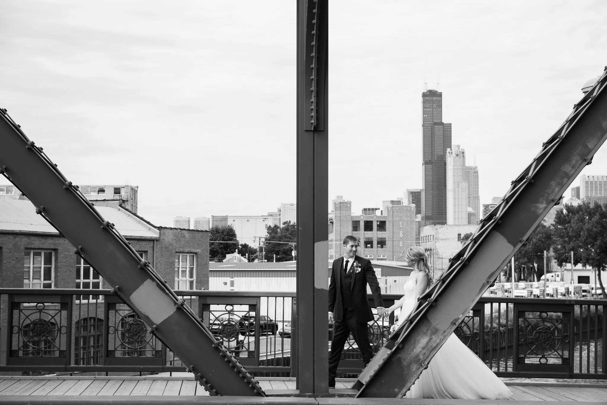 bridgeport-art-center-wedding-photos-18.jpg
