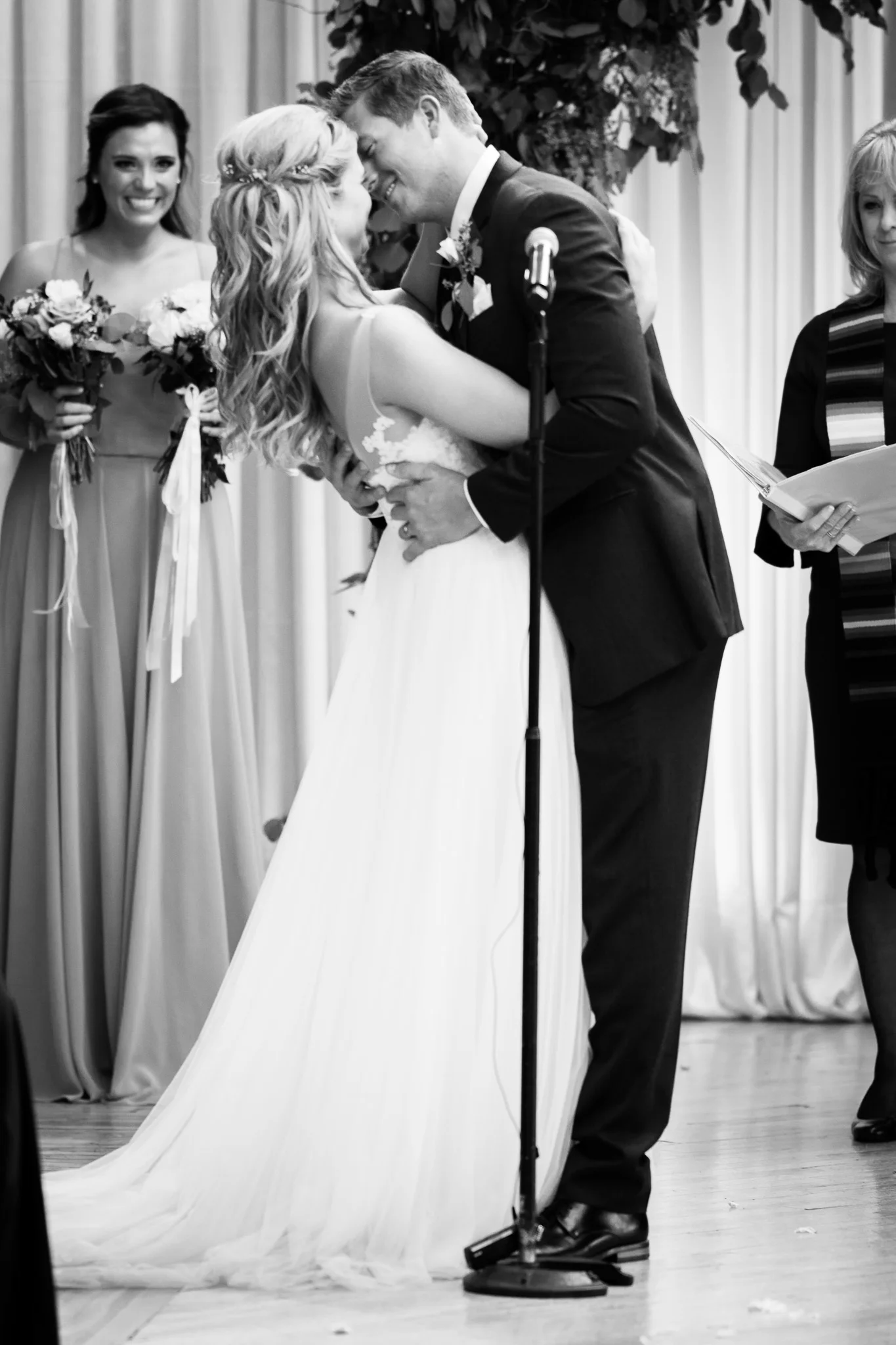bridgeport-art-center-wedding-photos-27.jpg