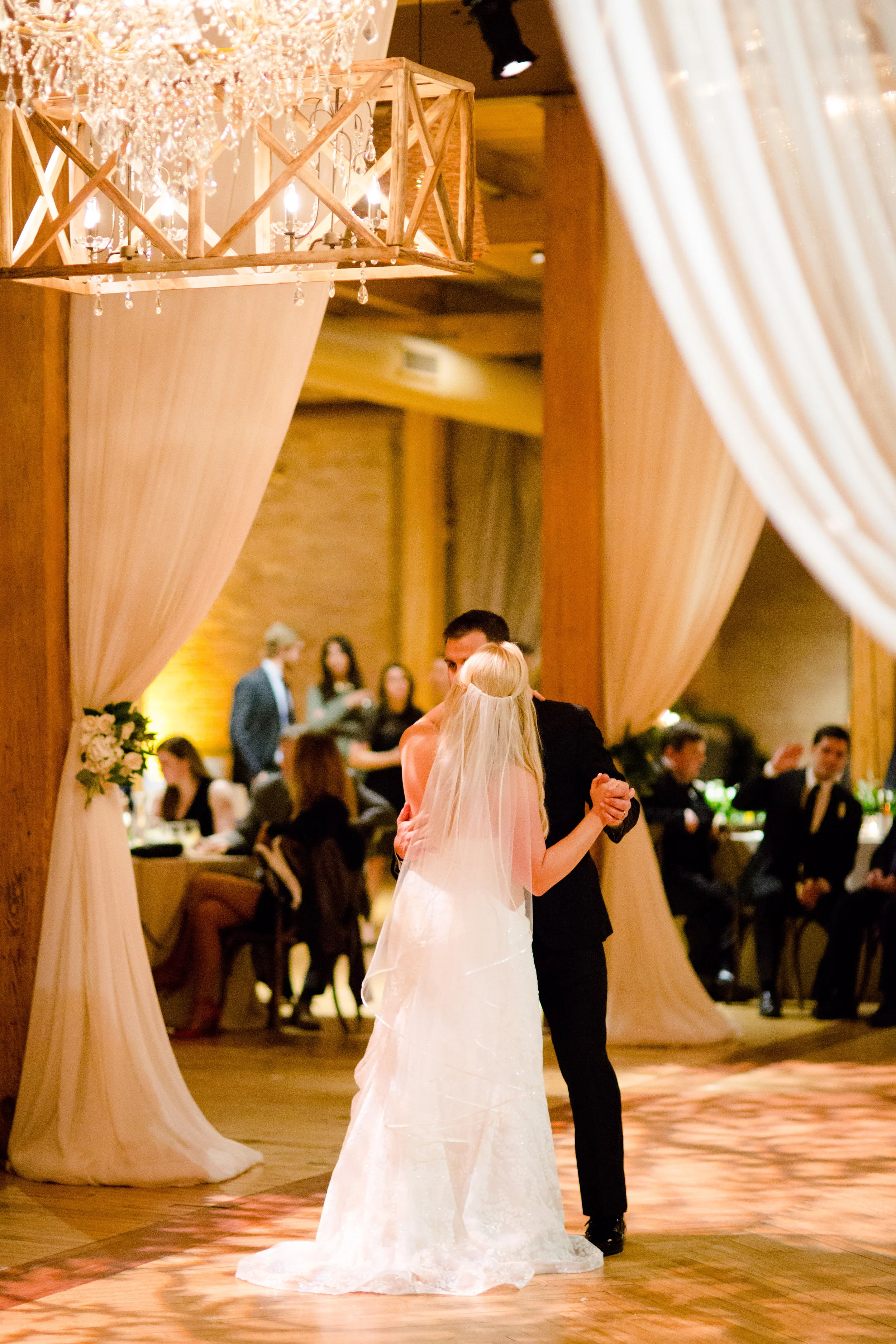 Rustic Bridgeport Art Center Wedding Chicago0117_YT8A2208.jpg