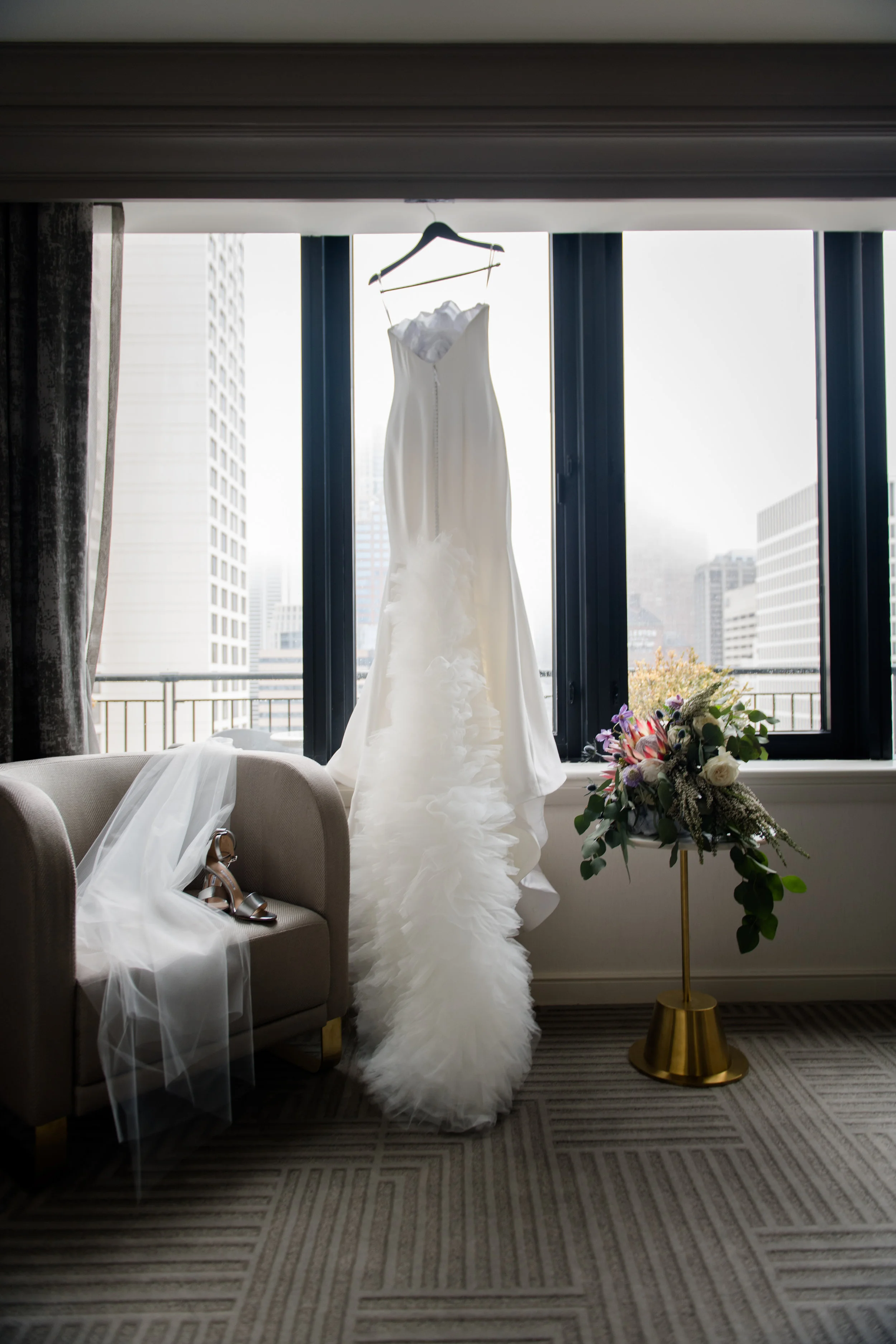 Elegant Modern Wing Wedding at the Art Institute of Chicago1.jpg