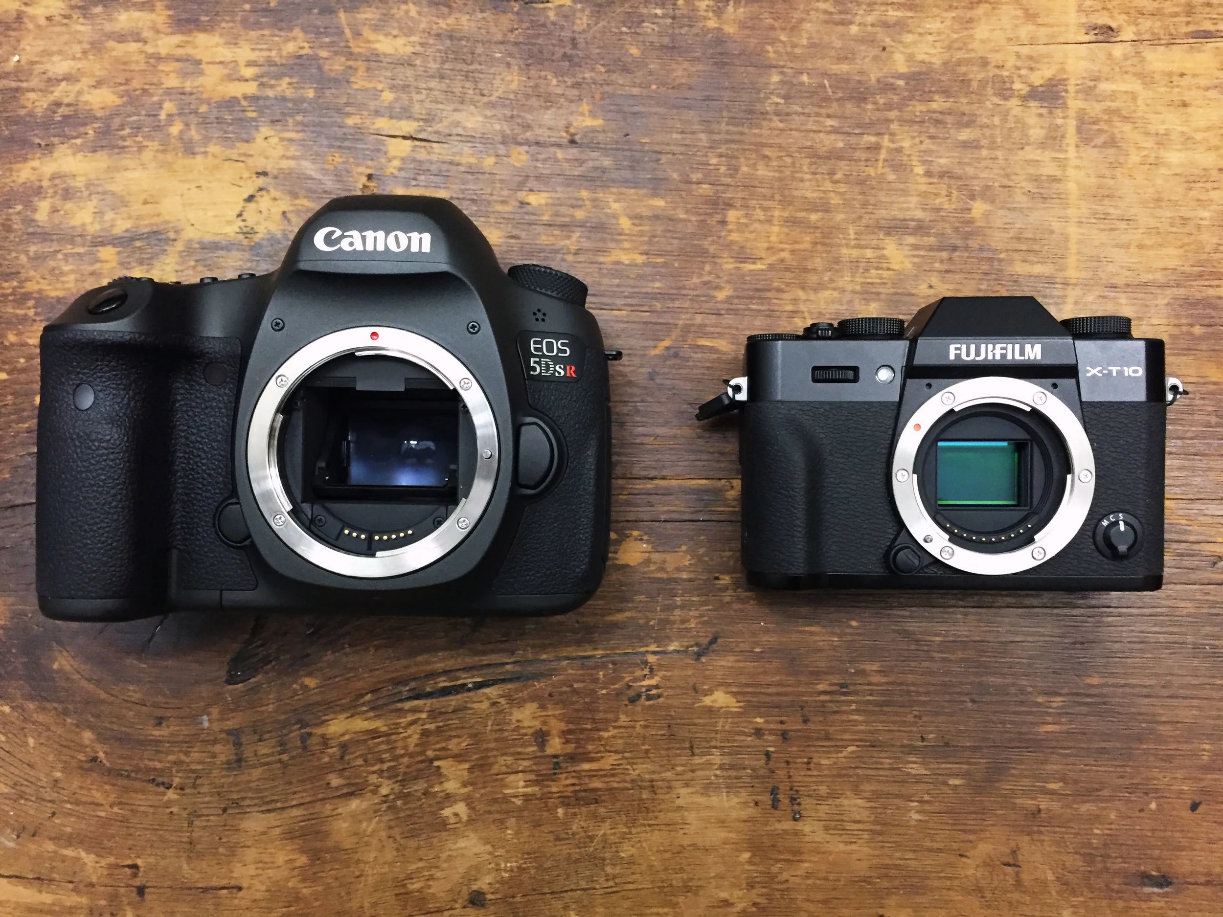 Mirrorless-and-DSLR.jpg