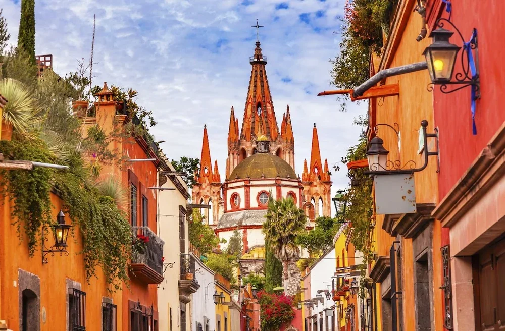San-Miguel-de-Allende-Almada-Street-574137103.webp