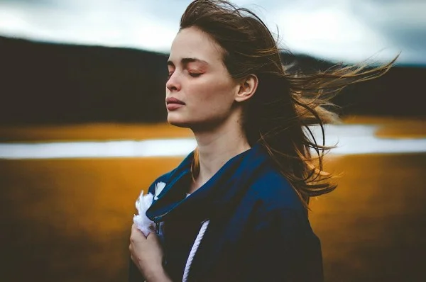8 Simple Ways to be More in the Moment When You Travel_Matador.jpeg