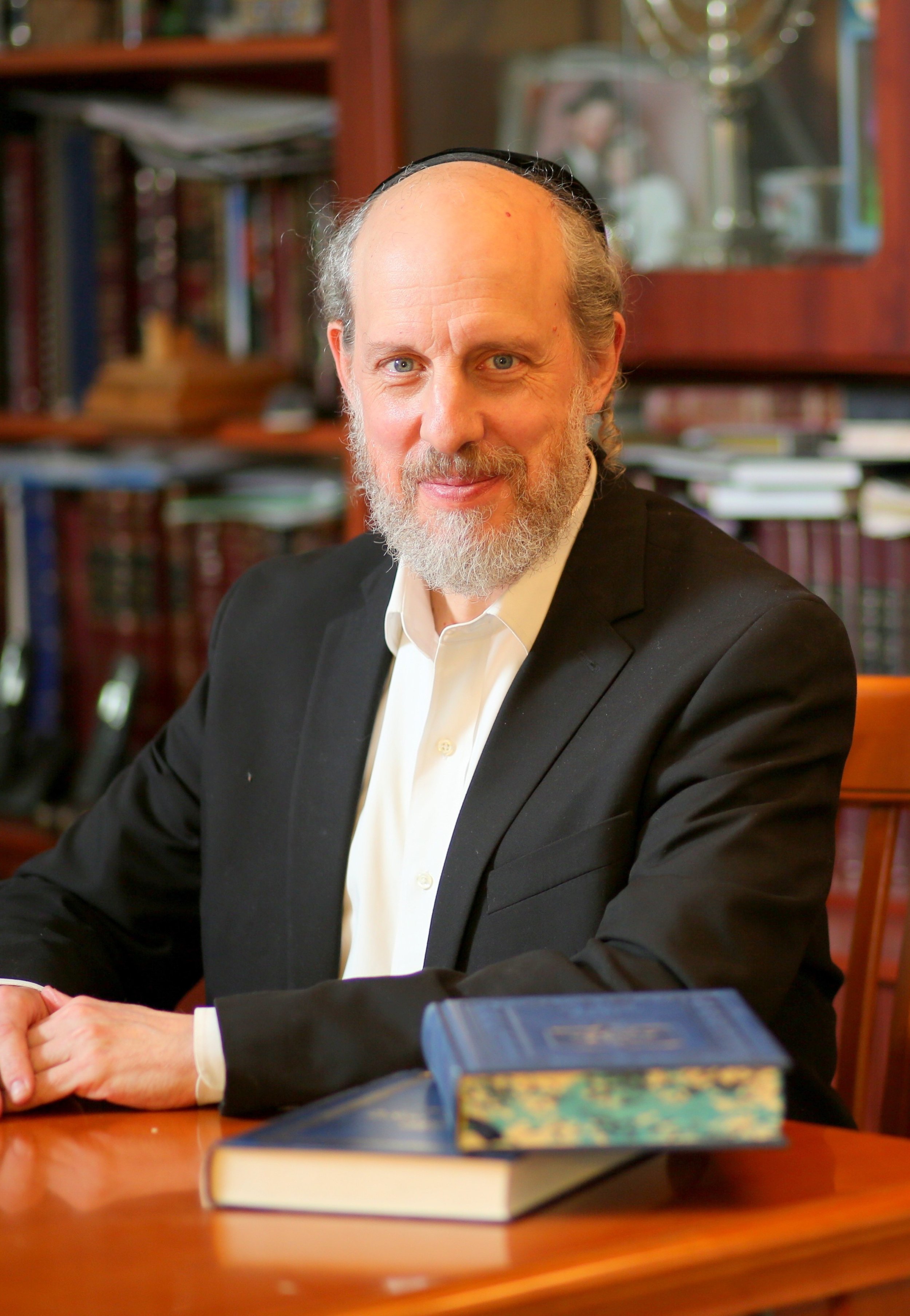 R. Dr. Eliezer Shore