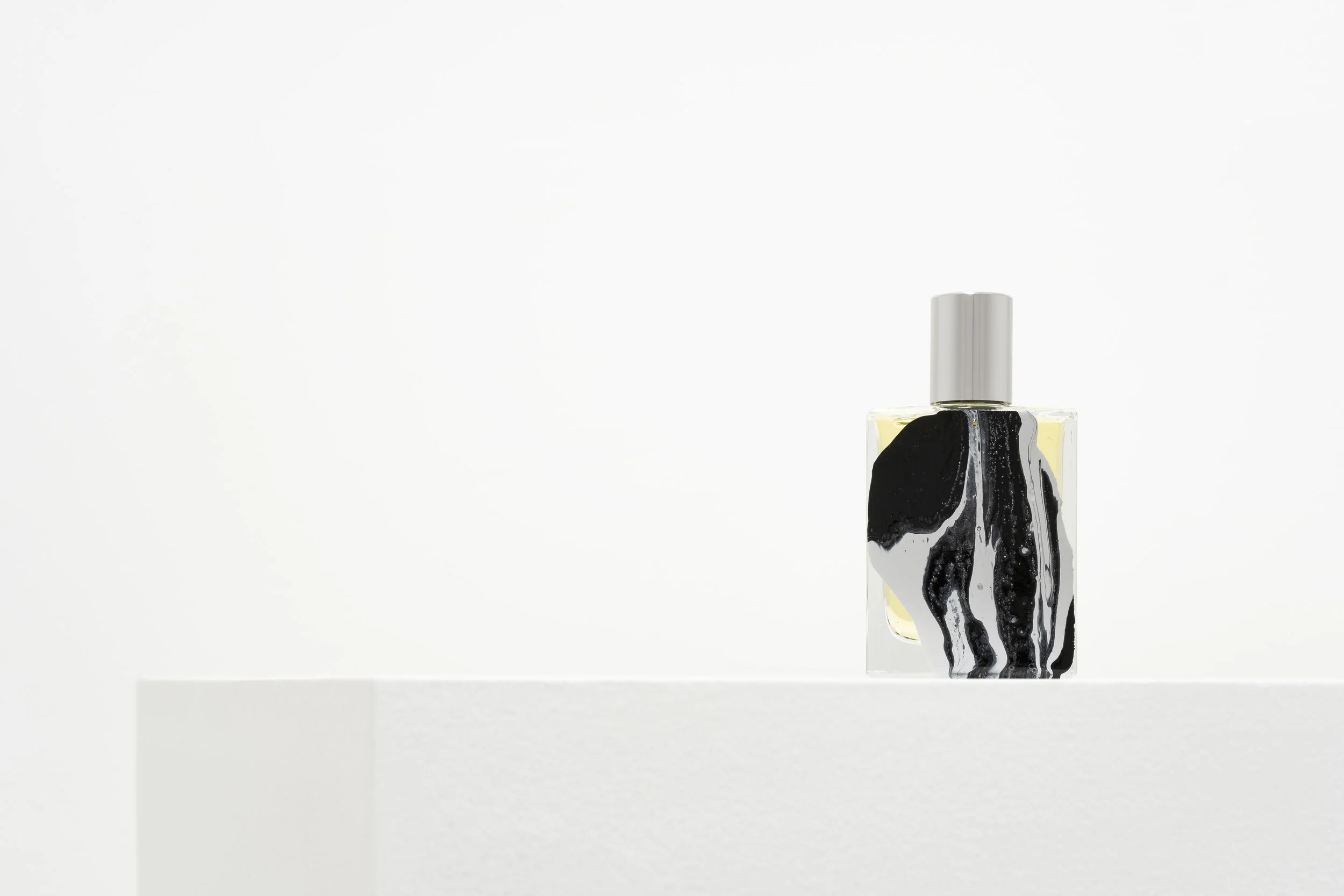 Daisies Film Perfume by Folie A Plusieurs Vera chytilova2.jpg