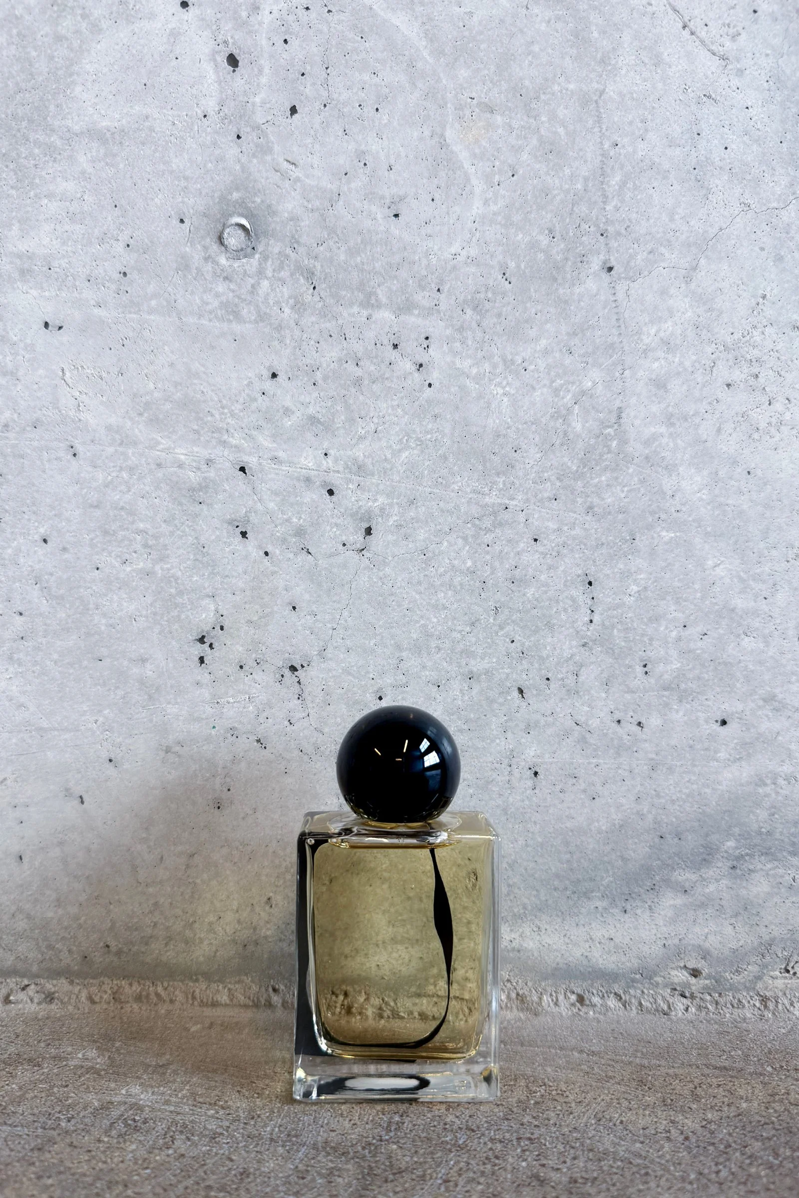 FOLIE-A-PLUSIEURS-PERFUME_Kafk-on-the-shore_perfume.jpg