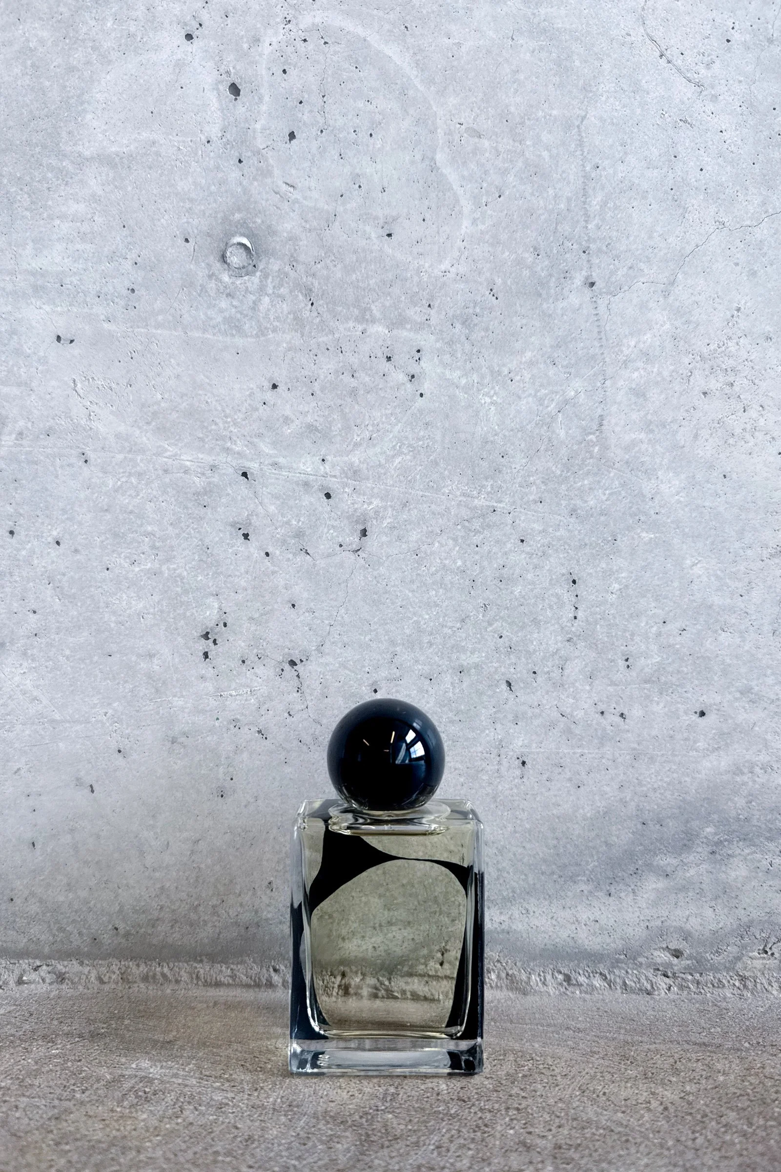 FOLIE-A-PLUSIEURS-PERFUME-GATHER-STONE-Fragrance.jpg