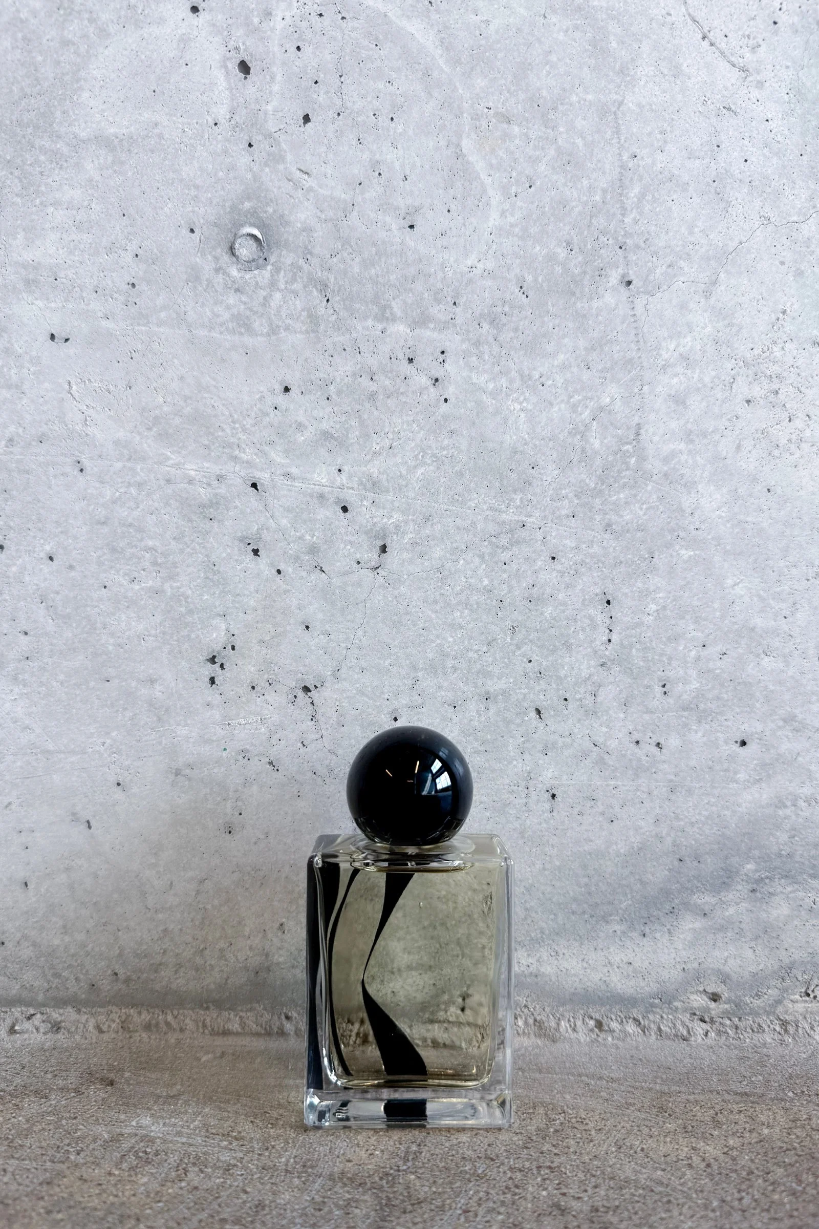 FOLIE-A-PLUSIEURS-PERFUME_NORWEGIAN-WOOD_perfume.jpg