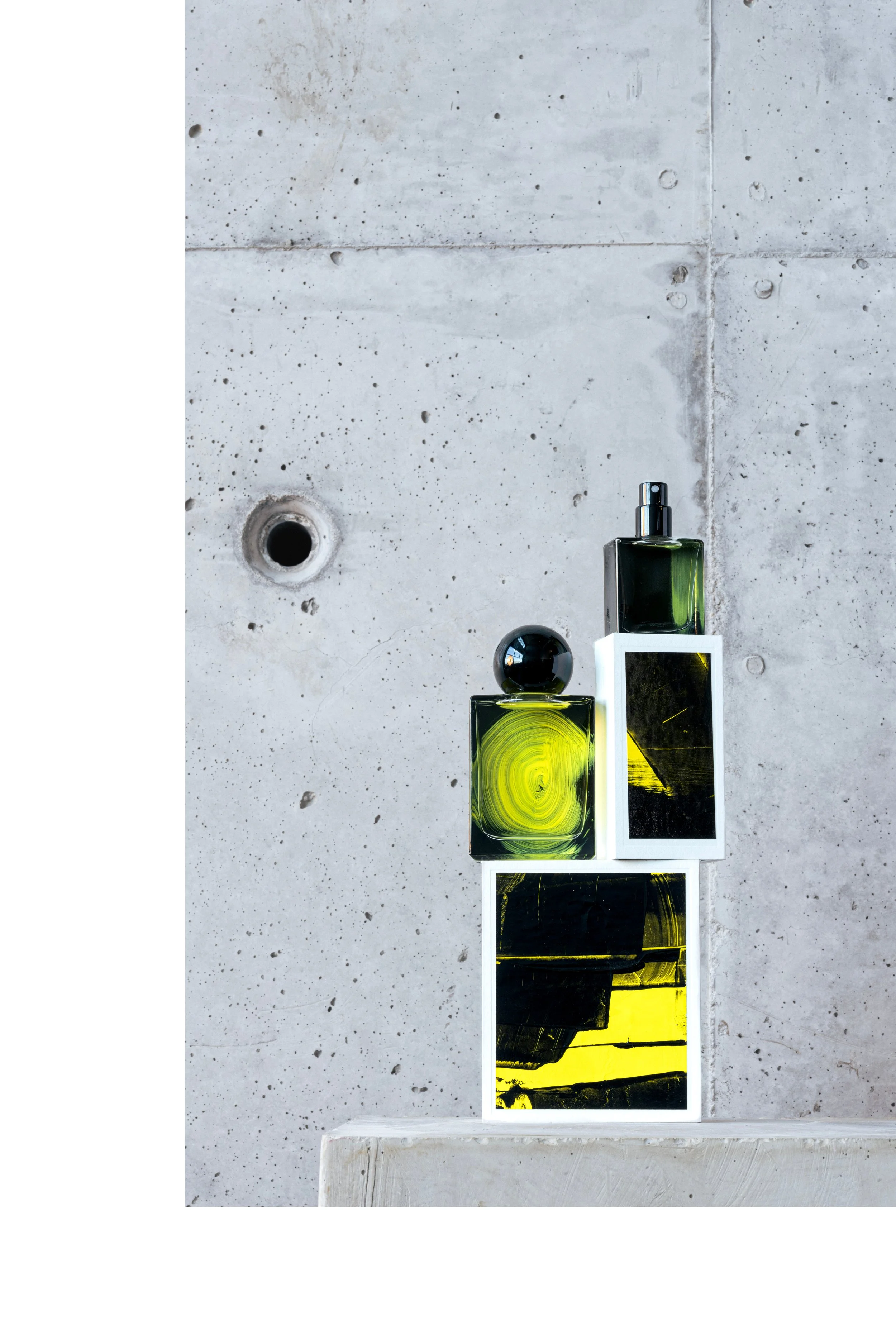 EVOLVE-FRAGRANCE-FOLIE-A-PLUSIEURS-PERFUMES-ADAM-PENDLETON-THE-ACT-OF-PAINTING8.jpg