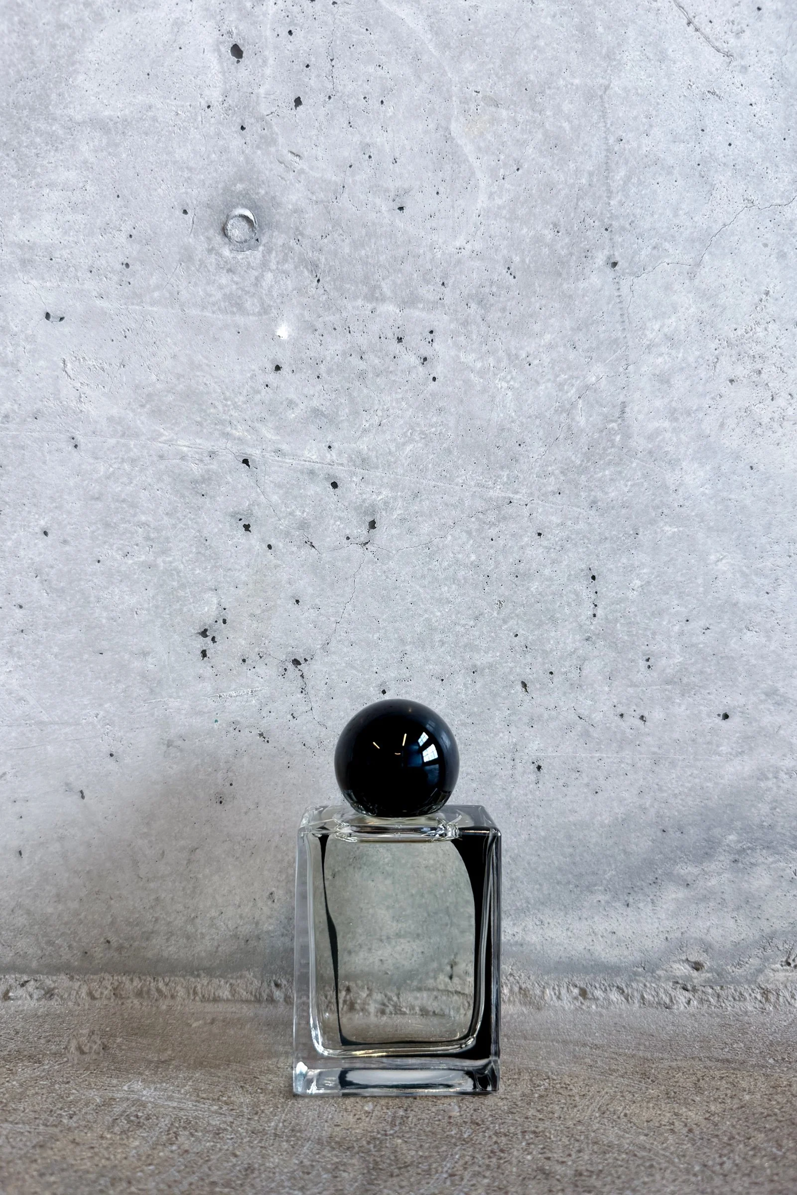 FOLIE-A-PLUSIEURS-PERFUME_GATHER-WOOD-NIAHM-OMALLEY-PERFUME-VENICE-BIENNALE.jpg