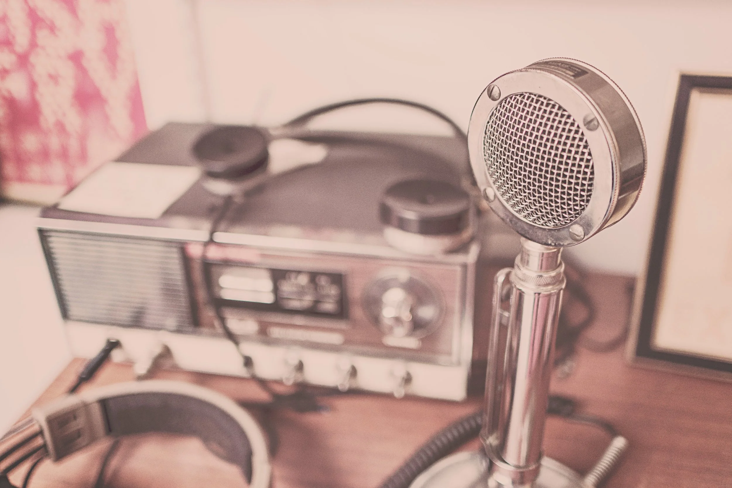audio-microphone-radio-484.jpg