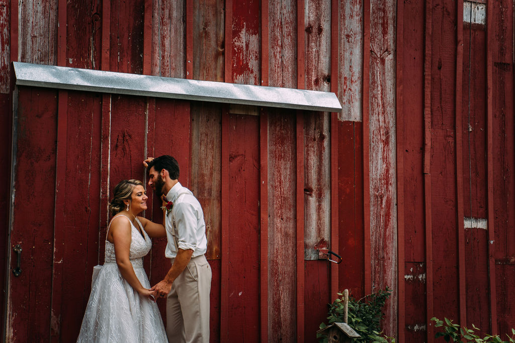 blissful barn wedding photographer 