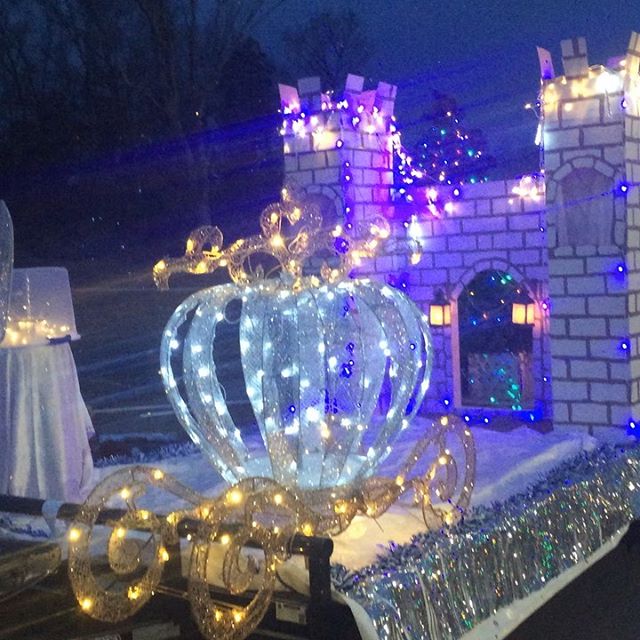 Had a great time at the parade Friday! Thanks to all who participated.  #wonthirdplace #cinderellacastle #cinderella