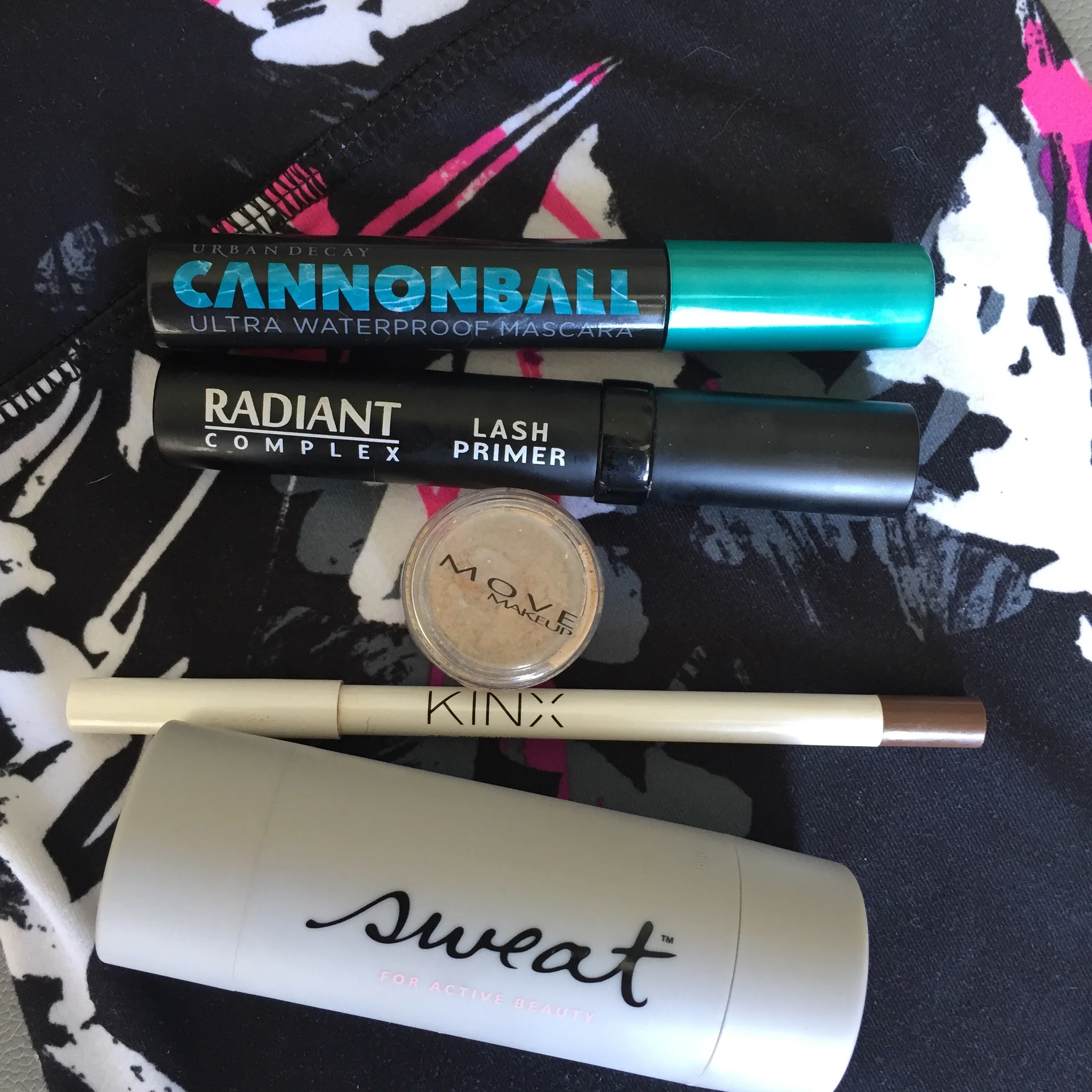 How To Wear Makeup To The Gym Without Scaring Small Children & Animals