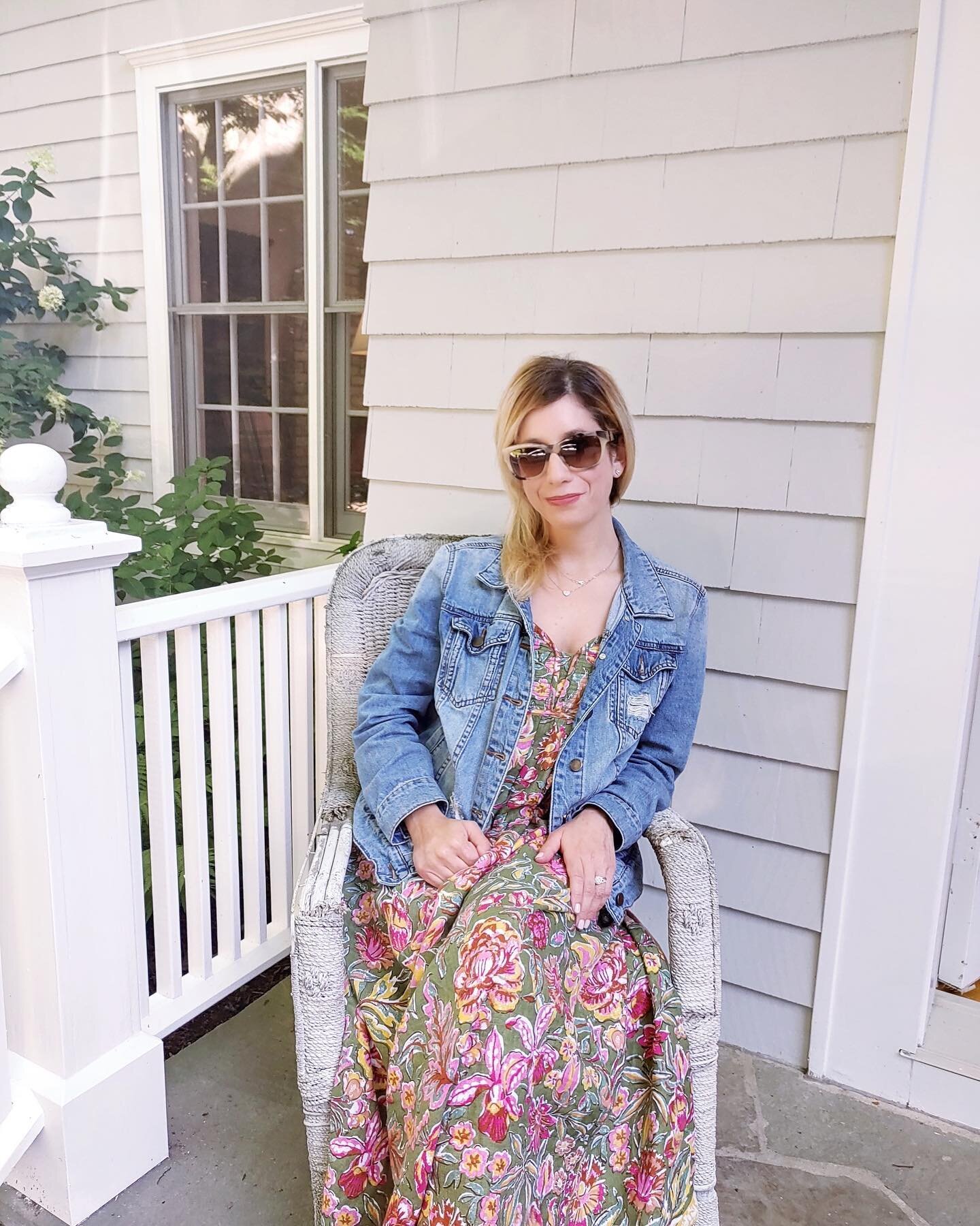 Sometimes it&rsquo;s nice to get away and go wild. Other times, it&rsquo;s fun to sit on the porch and do nothing. Hoping your Labor Day Weekend is anything but laborious. 
🌸