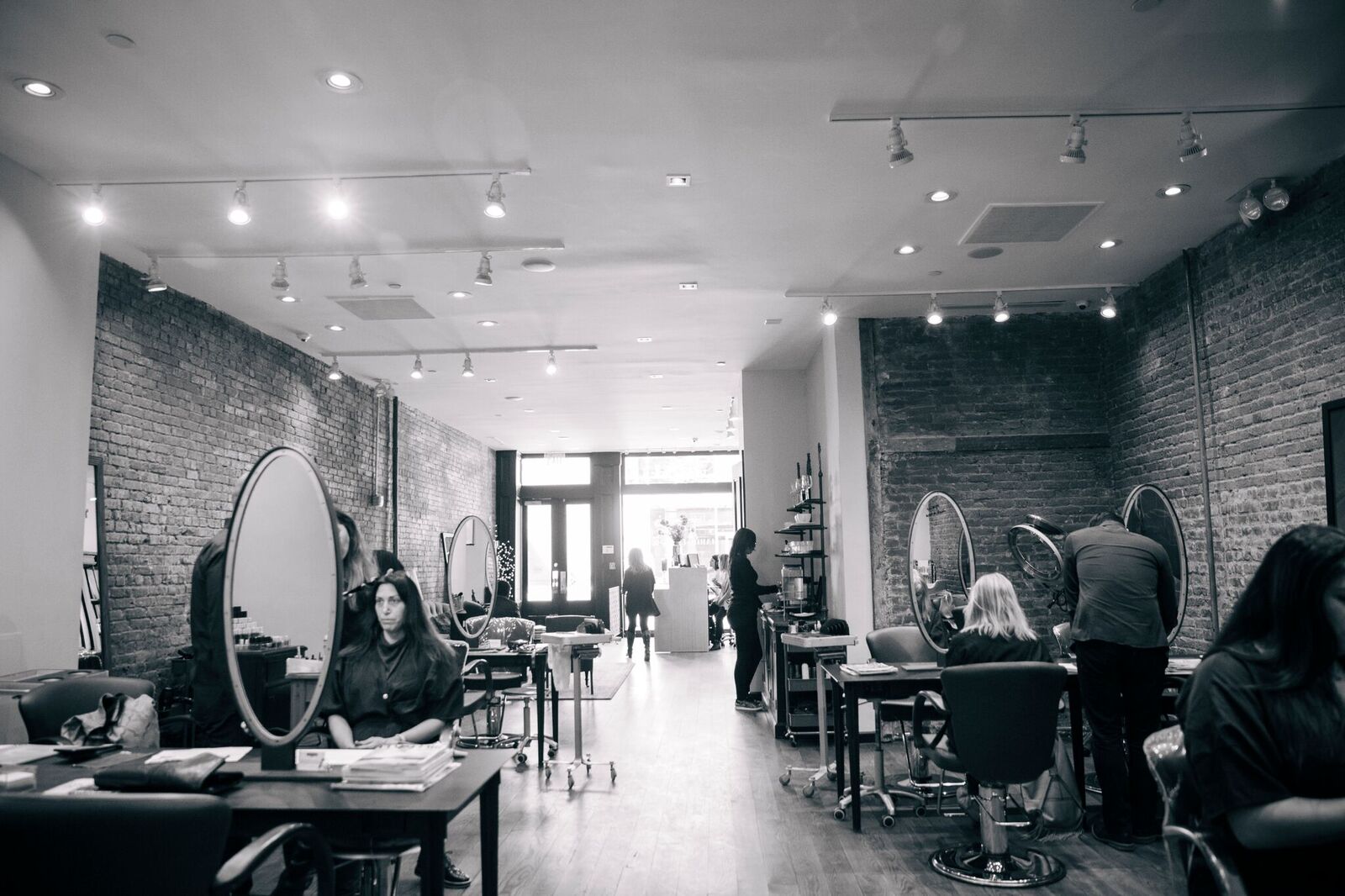 salon entrance on broadway in manhattan
