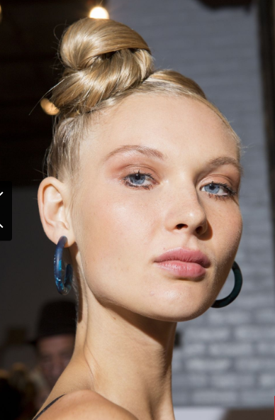 RUNWAY-WORTHY UP-DO'S