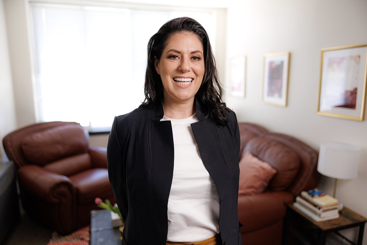 robyn-burnstein-msw-rsw-efft-therapist-new-westminster.jpg
