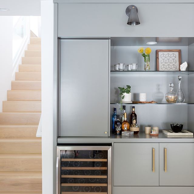 Remember how I said I was only going to  post before&amp;afters... well I may be sticking to that. And this may be one of my favorite before&amp;afters, and while it&rsquo;s a small area, it completely altered the space. Happy Friday! 📸 @amybartlam for #CWS