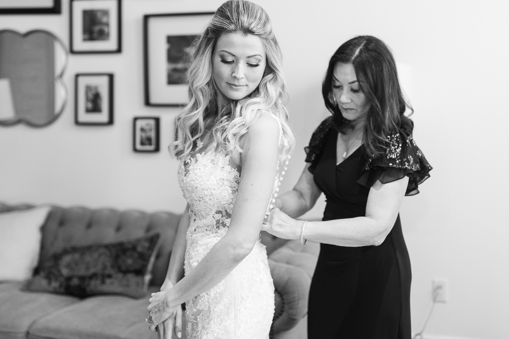 jenny-cameron-calamigos-ranch-wedding-photos-preview-9.jpg