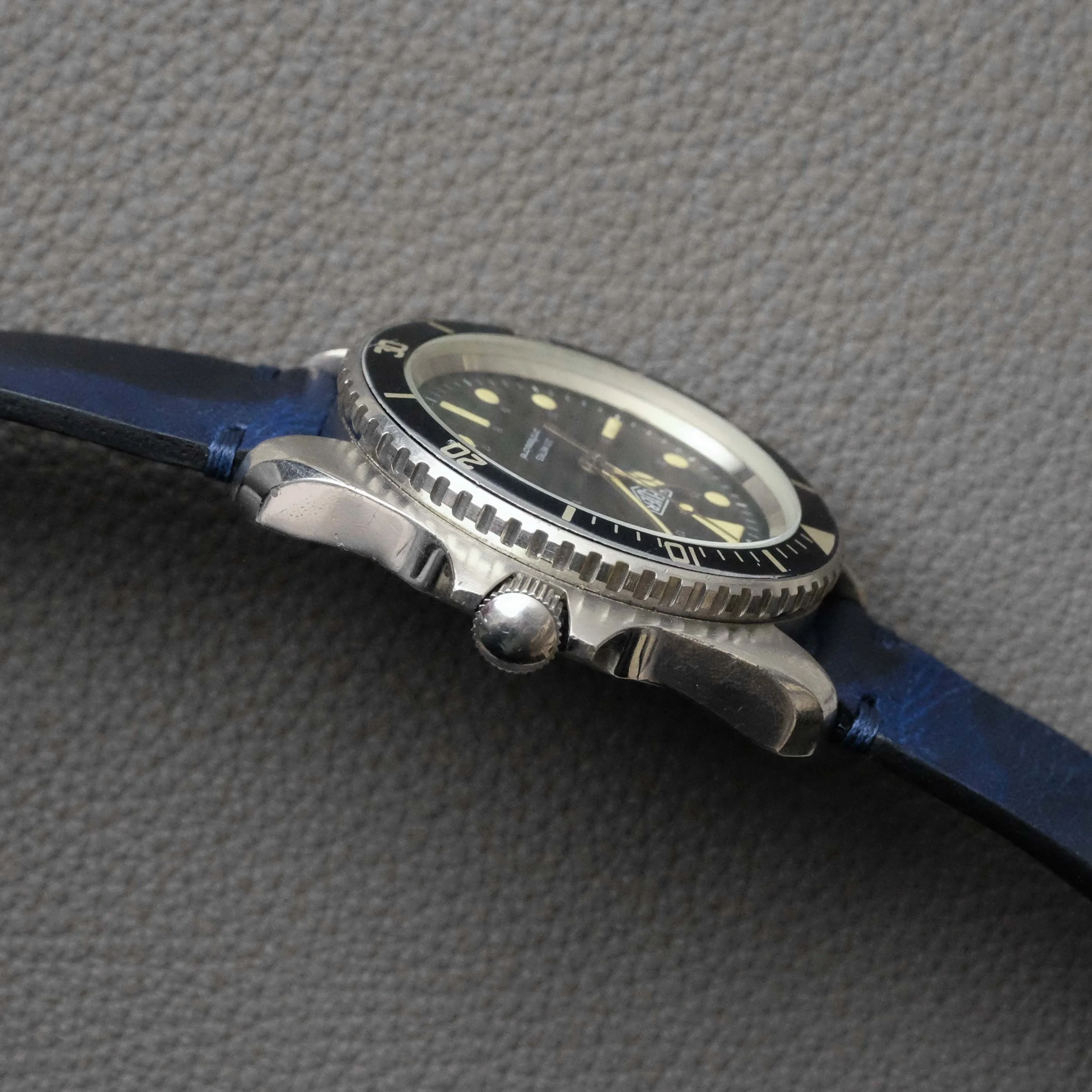 Unsigned crown and beveled lugs