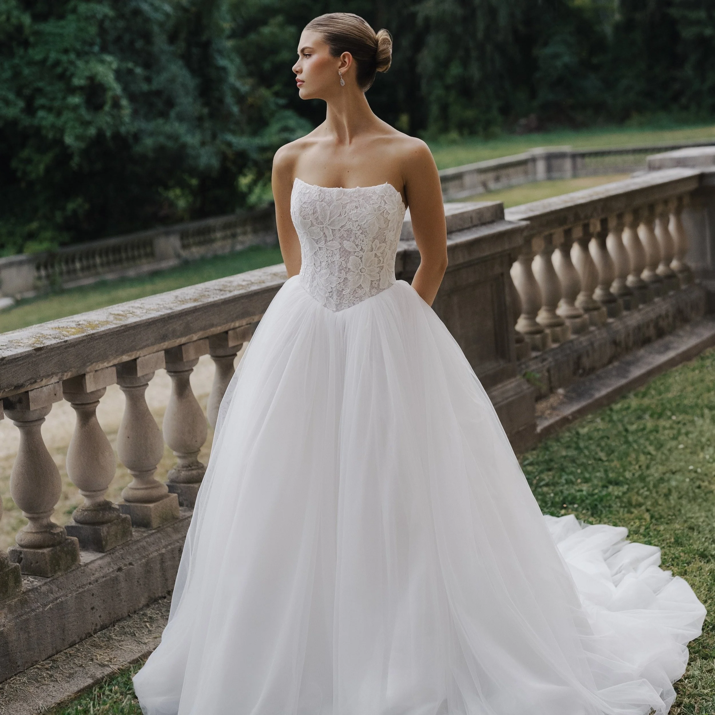 anne_barge_donatella_front_cropped.jpg